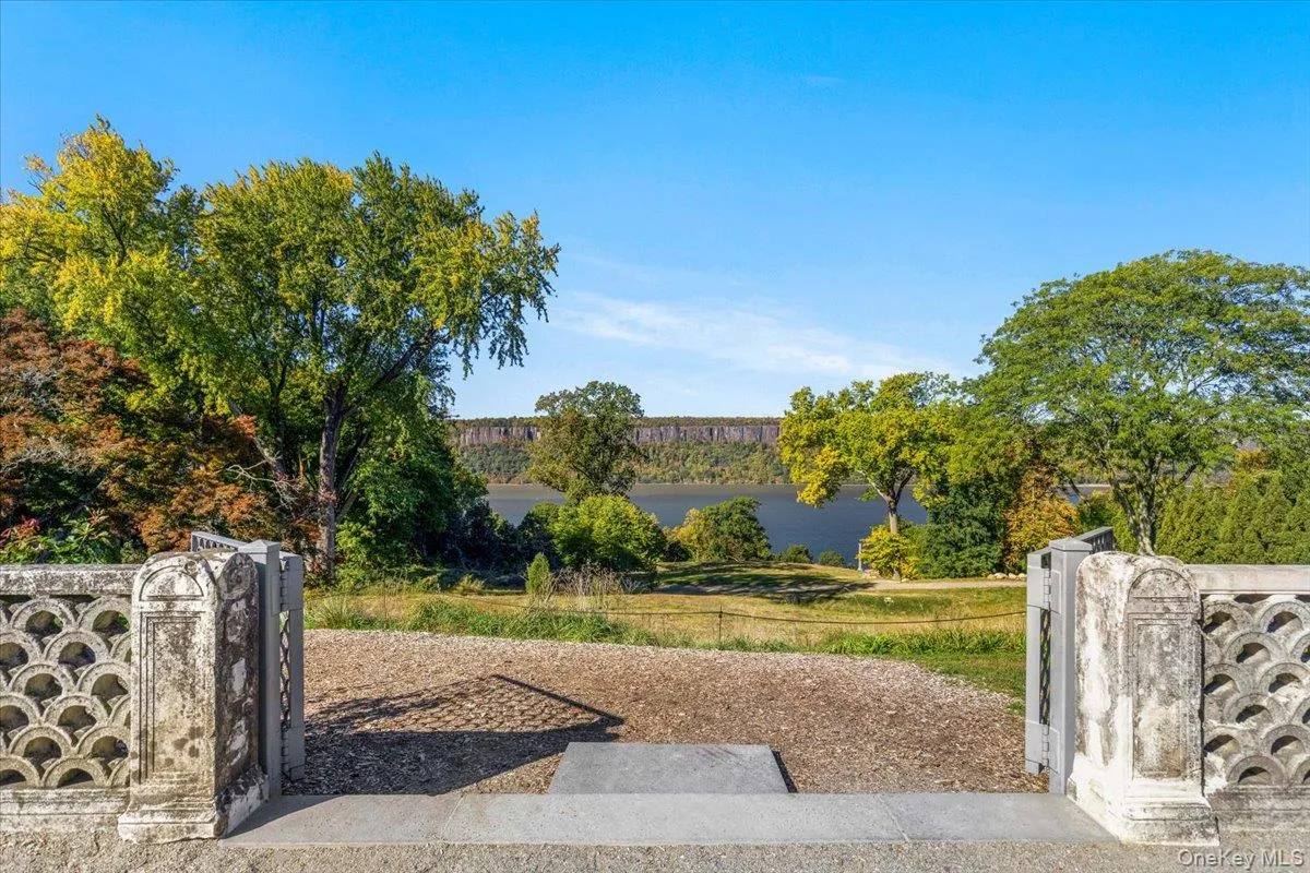 Located across the street from the famous Untermyer Gardens with amazing views of the Hudson. Located across the street from the famous Untermyer Gardens with amazing views of the Hudson.