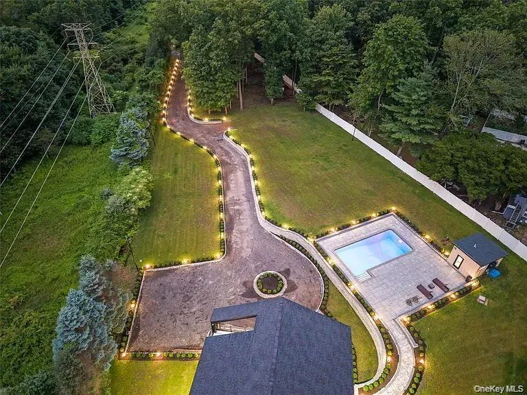 408 Buena Vista Road, Clarkstown, NY, 7 Bedrooms Bedrooms, 14 Rooms Rooms,3 BathroomsBathrooms,Residential,For Rent,Buena Vista,0,1062447 408 Buena Vista Road, Clarkstown, NY, 7 Bedrooms Bedrooms, 14 Rooms Rooms,3 BathroomsBathrooms,Residential,For Rent,Buena Vista,0,1062447