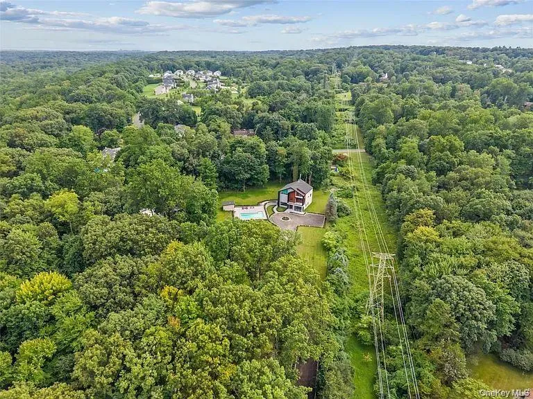 408 Buena Vista Road, Clarkstown, NY, 7 Bedrooms Bedrooms, 14 Rooms Rooms,3 BathroomsBathrooms,Residential,For Rent,Buena Vista,0,1062447 408 Buena Vista Road, Clarkstown, NY, 7 Bedrooms Bedrooms, 14 Rooms Rooms,3 BathroomsBathrooms,Residential,For Rent,Buena Vista,0,1062447