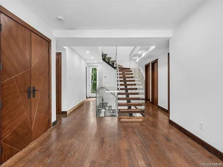 408 Buena Vista Road, Clarkstown, NY, 7 Bedrooms Bedrooms, 14 Rooms Rooms,3 BathroomsBathrooms,Residential,For Rent,Buena Vista,0,1062447 408 Buena Vista Road, Clarkstown, NY, 7 Bedrooms Bedrooms, 14 Rooms Rooms,3 BathroomsBathrooms,Residential,For Rent,Buena Vista,0,1062447