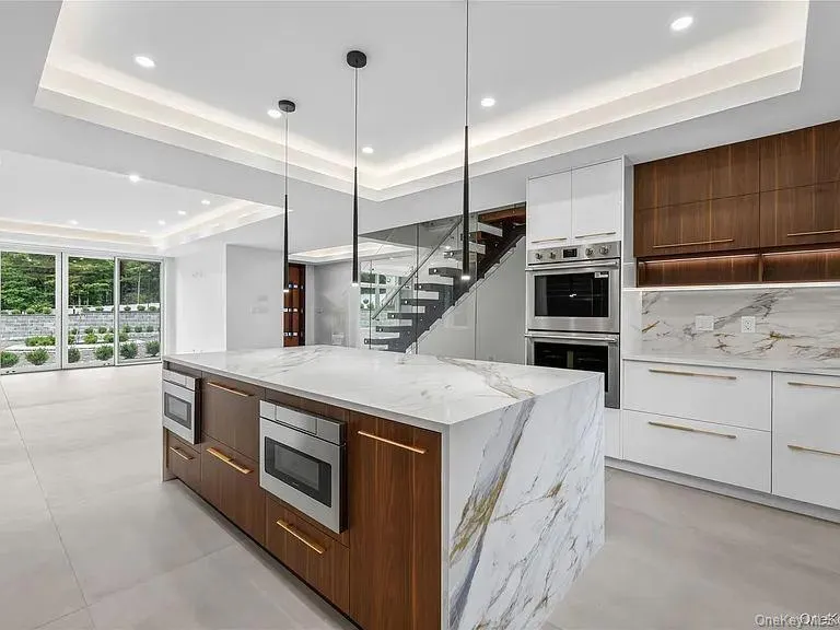 408 Buena Vista Road, Clarkstown, NY, 7 Bedrooms Bedrooms, 14 Rooms Rooms,3 BathroomsBathrooms,Residential,For Rent,Buena Vista,0,1062447 408 Buena Vista Road, Clarkstown, NY, 7 Bedrooms Bedrooms, 14 Rooms Rooms,3 BathroomsBathrooms,Residential,For Rent,Buena Vista,0,1062447