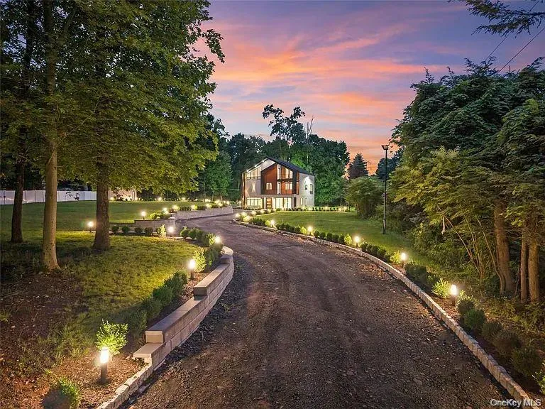 408 Buena Vista Road, Clarkstown, NY, 7 Bedrooms Bedrooms, 14 Rooms Rooms,3 BathroomsBathrooms,Residential,For Rent,Buena Vista,0,1062447 408 Buena Vista Road, Clarkstown, NY, 7 Bedrooms Bedrooms, 14 Rooms Rooms,3 BathroomsBathrooms,Residential,For Rent,Buena Vista,0,1062447