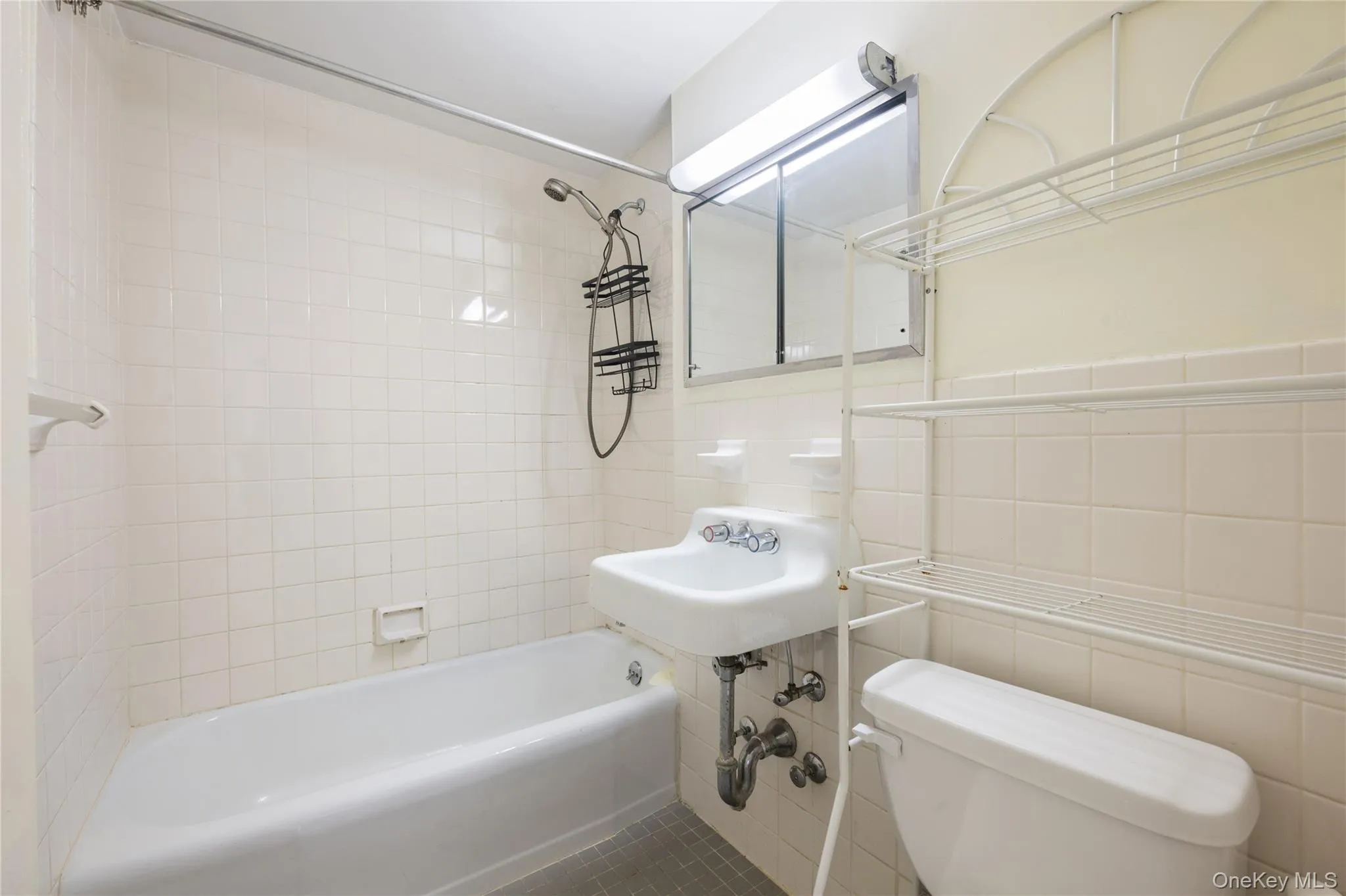 4901 Henry Hudson Parkway, New York, NY, 1 Bedroom Bedrooms, 3 Rooms Rooms,1 BathroomBathrooms,Residential,For Rent,Henry Hudson,0,1062452 4901 Henry Hudson Parkway, New York, NY, 1 Bedroom Bedrooms, 3 Rooms Rooms,1 BathroomBathrooms,Residential,For Rent,Henry Hudson,0,1062452