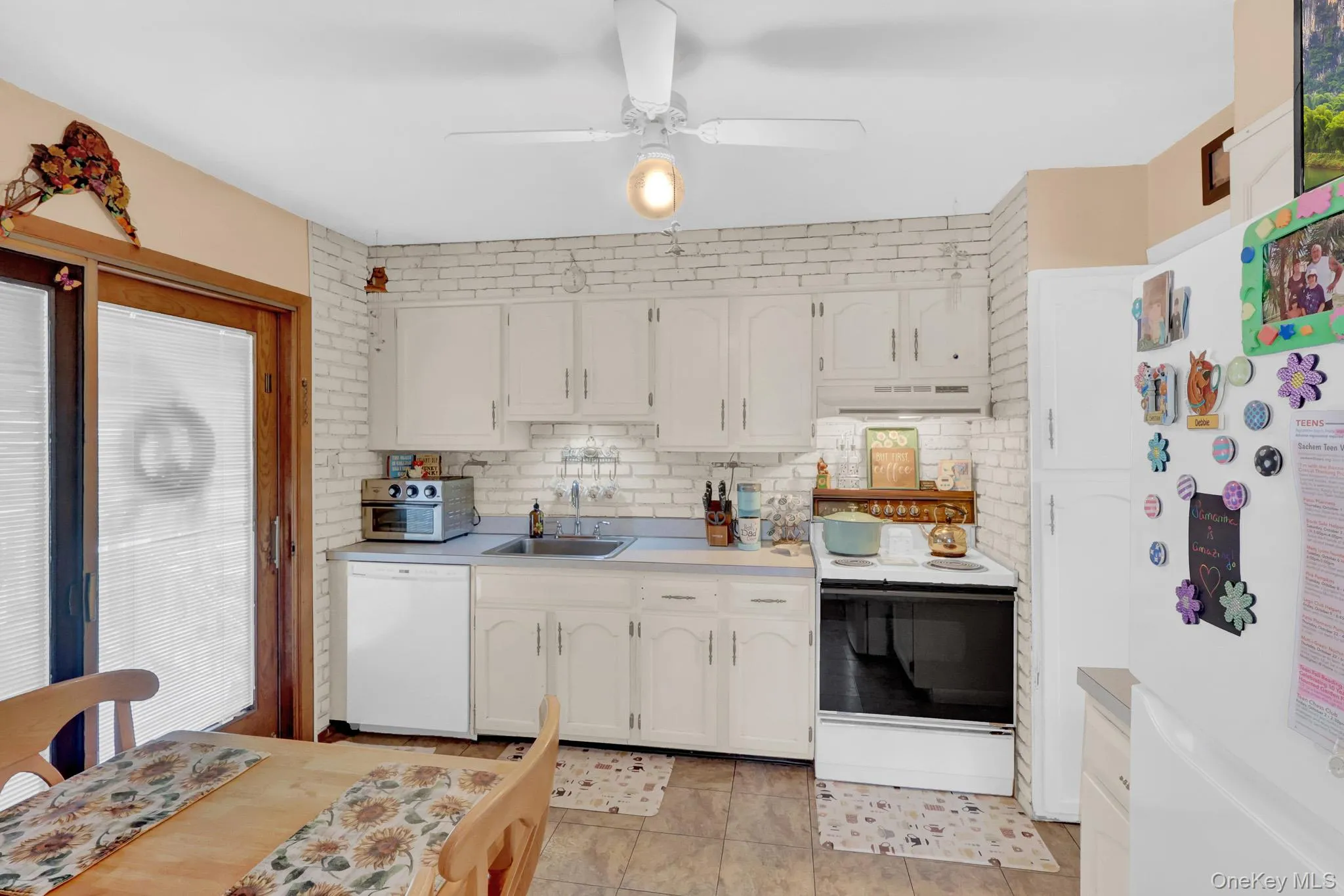 12 Croydon Avenue, Brookhaven, NY, 3 Bedrooms Bedrooms, 8 Rooms Rooms,2 BathroomsBathrooms,Residential,For Rent,Croydon,0,1062466 12 Croydon Avenue, Brookhaven, NY, 3 Bedrooms Bedrooms, 8 Rooms Rooms,2 BathroomsBathrooms,Residential,For Rent,Croydon,0,1062466