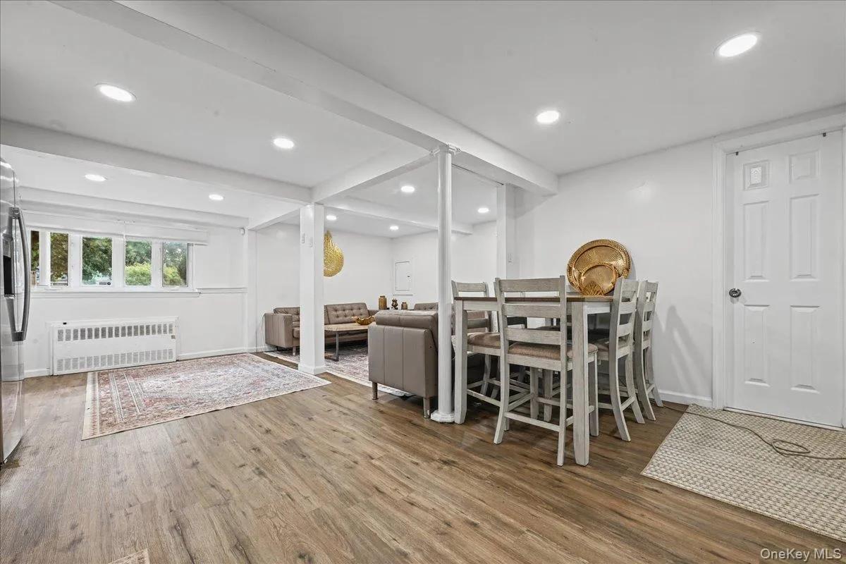 8 Evers Street, Oyster Bay, NY, 3 Bedrooms Bedrooms, 6 Rooms Rooms,2 BathroomsBathrooms,Residential,For Rent,Evers,0,1062477 8 Evers Street, Oyster Bay, NY, 3 Bedrooms Bedrooms, 6 Rooms Rooms,2 BathroomsBathrooms,Residential,For Rent,Evers,0,1062477