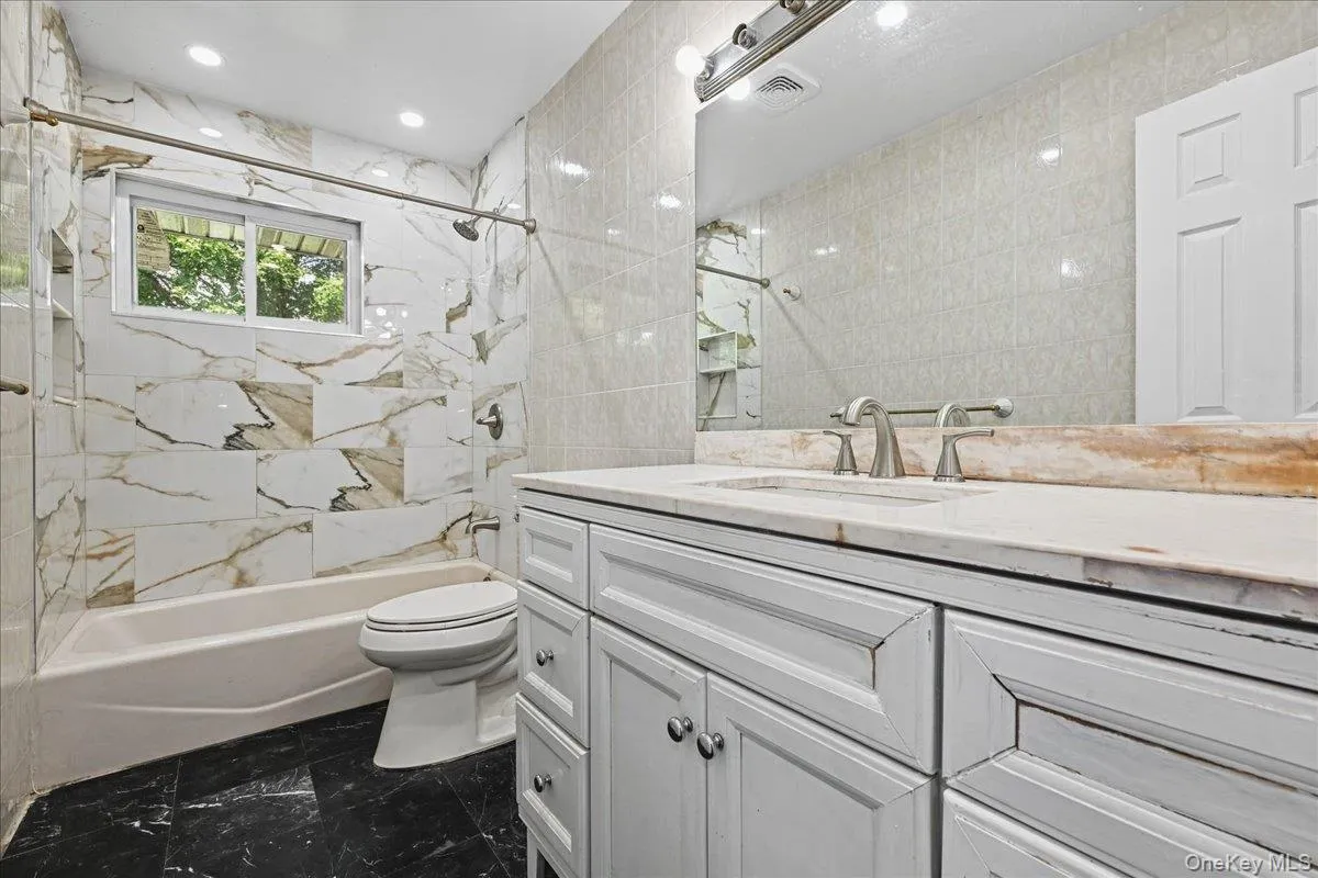 8 Evers Street, Oyster Bay, NY, 3 Bedrooms Bedrooms, 6 Rooms Rooms,2 BathroomsBathrooms,Residential,For Rent,Evers,0,1062477 8 Evers Street, Oyster Bay, NY, 3 Bedrooms Bedrooms, 6 Rooms Rooms,2 BathroomsBathrooms,Residential,For Rent,Evers,0,1062477