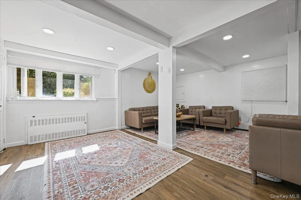 8 Evers Street, Oyster Bay, NY, 3 Bedrooms Bedrooms, 6 Rooms Rooms,2 BathroomsBathrooms,Residential,For Rent,Evers,0,1062477 8 Evers Street, Oyster Bay, NY, 3 Bedrooms Bedrooms, 6 Rooms Rooms,2 BathroomsBathrooms,Residential,For Rent,Evers,0,1062477