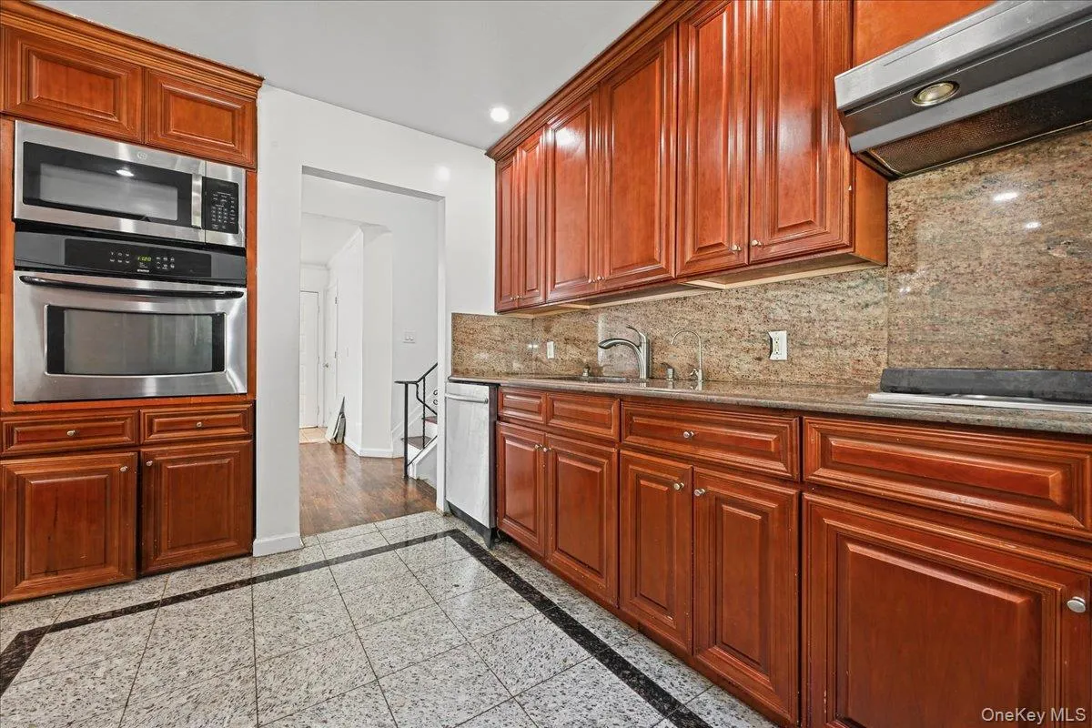 8 Evers Street, Oyster Bay, NY, 3 Bedrooms Bedrooms, 6 Rooms Rooms,2 BathroomsBathrooms,Residential,For Rent,Evers,0,1062477 8 Evers Street, Oyster Bay, NY, 3 Bedrooms Bedrooms, 6 Rooms Rooms,2 BathroomsBathrooms,Residential,For Rent,Evers,0,1062477