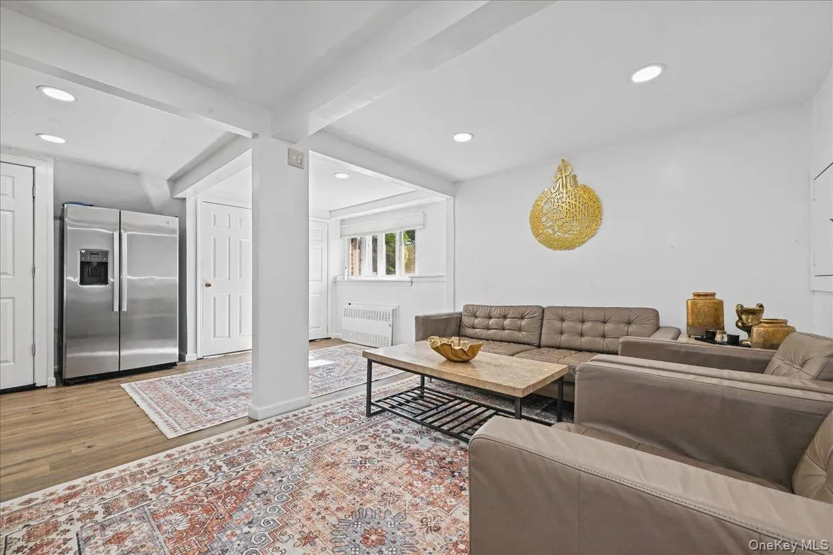 8 Evers Street, Oyster Bay, NY, 3 Bedrooms Bedrooms, 6 Rooms Rooms,2 BathroomsBathrooms,Residential,For Rent,Evers,0,1062477 8 Evers Street, Oyster Bay, NY, 3 Bedrooms Bedrooms, 6 Rooms Rooms,2 BathroomsBathrooms,Residential,For Rent,Evers,0,1062477