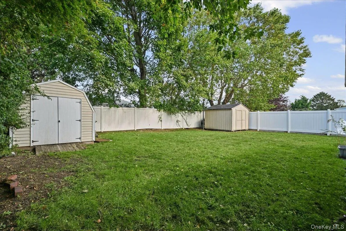 8 Evers Street, Oyster Bay, NY, 3 Bedrooms Bedrooms, 6 Rooms Rooms,2 BathroomsBathrooms,Residential,For Rent,Evers,0,1062477 8 Evers Street, Oyster Bay, NY, 3 Bedrooms Bedrooms, 6 Rooms Rooms,2 BathroomsBathrooms,Residential,For Rent,Evers,0,1062477