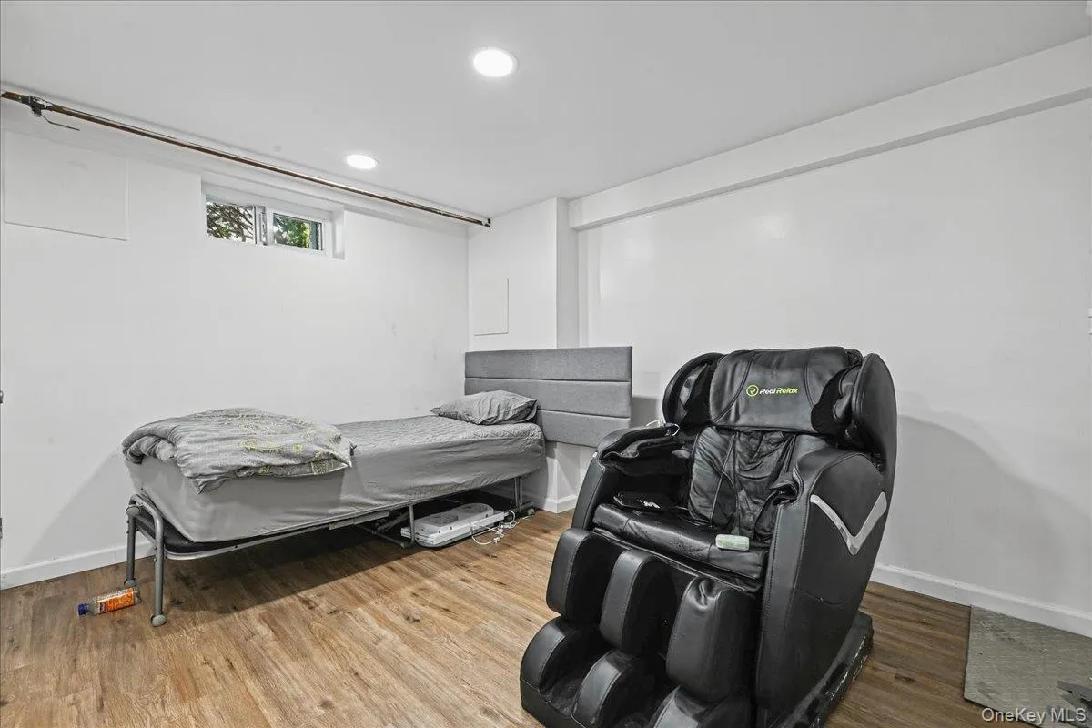8 Evers Street, Oyster Bay, NY, 3 Bedrooms Bedrooms, 6 Rooms Rooms,2 BathroomsBathrooms,Residential,For Rent,Evers,0,1062477 8 Evers Street, Oyster Bay, NY, 3 Bedrooms Bedrooms, 6 Rooms Rooms,2 BathroomsBathrooms,Residential,For Rent,Evers,0,1062477