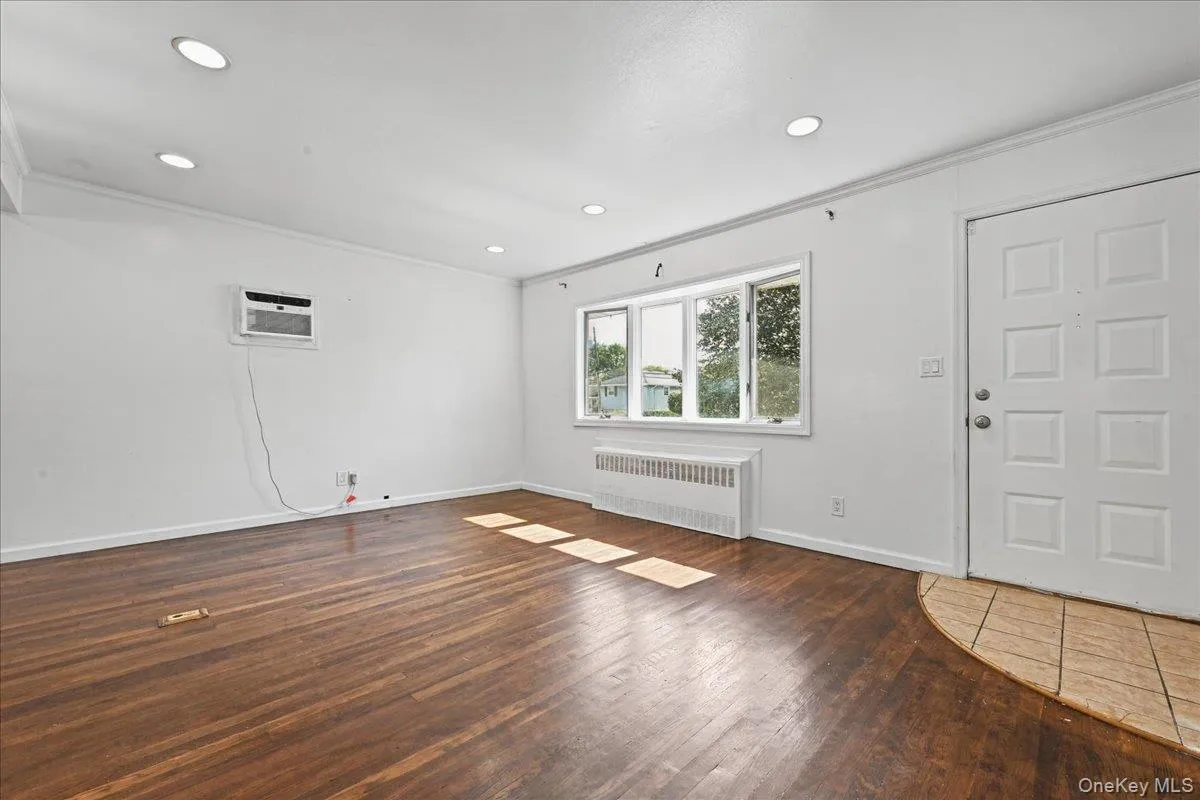 8 Evers Street, Oyster Bay, NY, 3 Bedrooms Bedrooms, 6 Rooms Rooms,2 BathroomsBathrooms,Residential,For Rent,Evers,0,1062477 8 Evers Street, Oyster Bay, NY, 3 Bedrooms Bedrooms, 6 Rooms Rooms,2 BathroomsBathrooms,Residential,For Rent,Evers,0,1062477