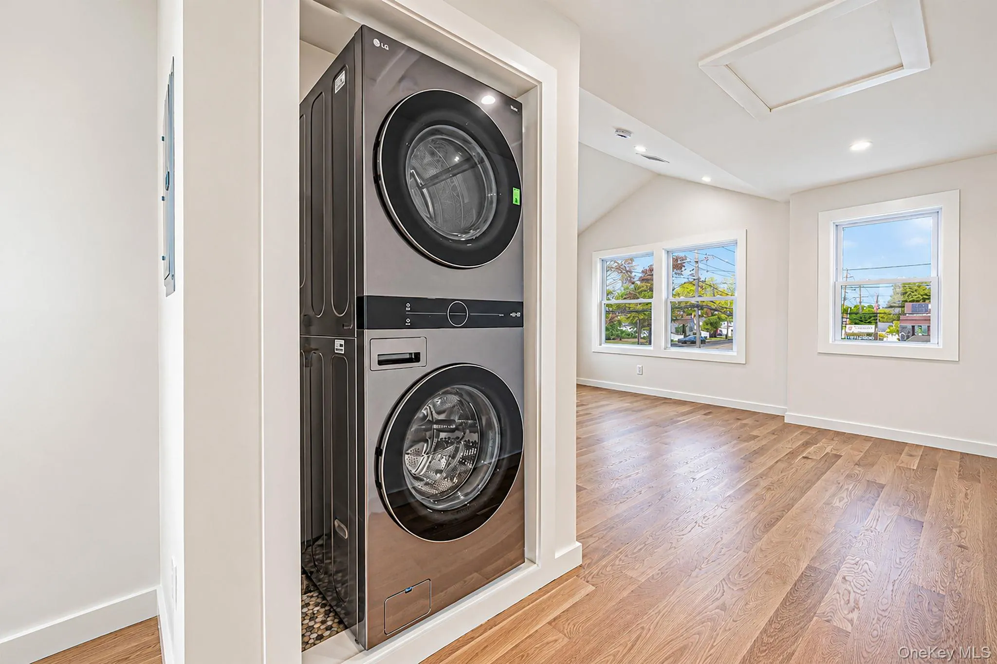 4 Lee Avenue, Islip, NY, 3 Bedrooms Bedrooms, 8 Rooms Rooms,2 BathroomsBathrooms,Residential,For Rent,Lee,0,1062484 4 Lee Avenue, Islip, NY, 3 Bedrooms Bedrooms, 8 Rooms Rooms,2 BathroomsBathrooms,Residential,For Rent,Lee,0,1062484