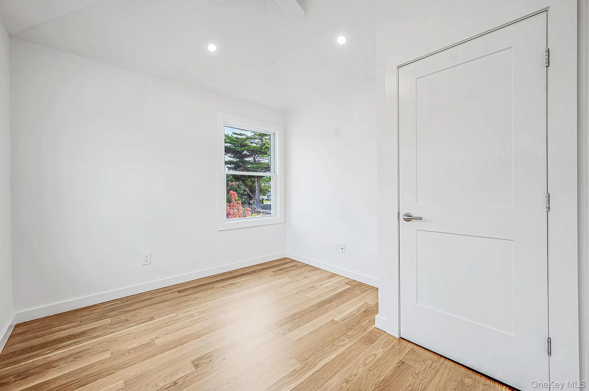 4 Lee Avenue, Islip, NY, 3 Bedrooms Bedrooms, 8 Rooms Rooms,2 BathroomsBathrooms,Residential,For Rent,Lee,0,1062484 4 Lee Avenue, Islip, NY, 3 Bedrooms Bedrooms, 8 Rooms Rooms,2 BathroomsBathrooms,Residential,For Rent,Lee,0,1062484