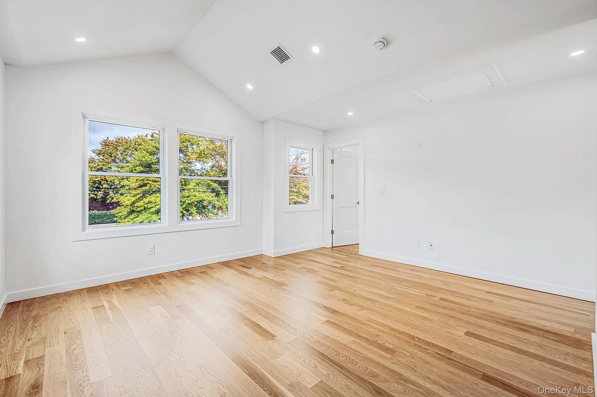 4 Lee Avenue, Islip, NY, 3 Bedrooms Bedrooms, 8 Rooms Rooms,2 BathroomsBathrooms,Residential,For Rent,Lee,0,1062484 4 Lee Avenue, Islip, NY, 3 Bedrooms Bedrooms, 8 Rooms Rooms,2 BathroomsBathrooms,Residential,For Rent,Lee,0,1062484