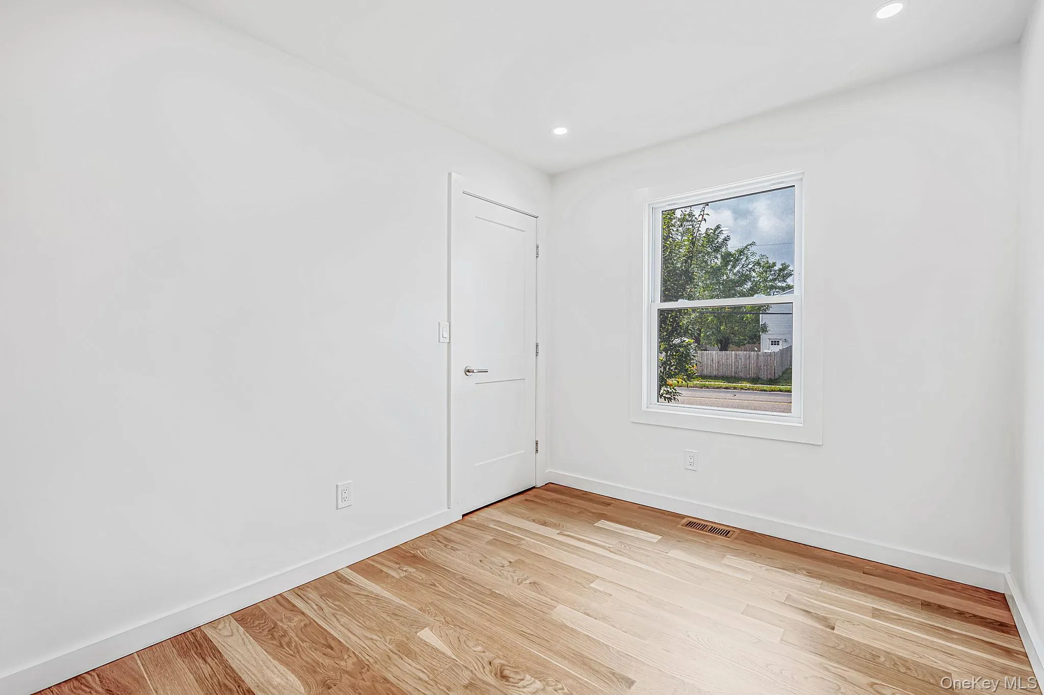 4 Lee Avenue, Islip, NY, 3 Bedrooms Bedrooms, 8 Rooms Rooms,2 BathroomsBathrooms,Residential,For Rent,Lee,0,1062484 4 Lee Avenue, Islip, NY, 3 Bedrooms Bedrooms, 8 Rooms Rooms,2 BathroomsBathrooms,Residential,For Rent,Lee,0,1062484
