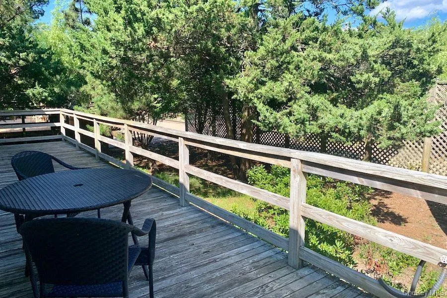 84 Oak Walk, Islip, NY, 3 Bedrooms Bedrooms, 6 Rooms Rooms,1 BathroomBathrooms,Residential,For Rent,Oak,0,1062487 84 Oak Walk, Islip, NY, 3 Bedrooms Bedrooms, 6 Rooms Rooms,1 BathroomBathrooms,Residential,For Rent,Oak,0,1062487