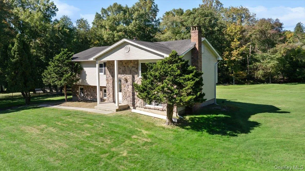 3 Young Court, Ramapo, NY, 3 Bedrooms Bedrooms, 8 Rooms Rooms,2 BathroomsBathrooms,Residential,For Rent,Young,0,1062501 3 Young Court, Ramapo, NY, 3 Bedrooms Bedrooms, 8 Rooms Rooms,2 BathroomsBathrooms,Residential,For Rent,Young,0,1062501