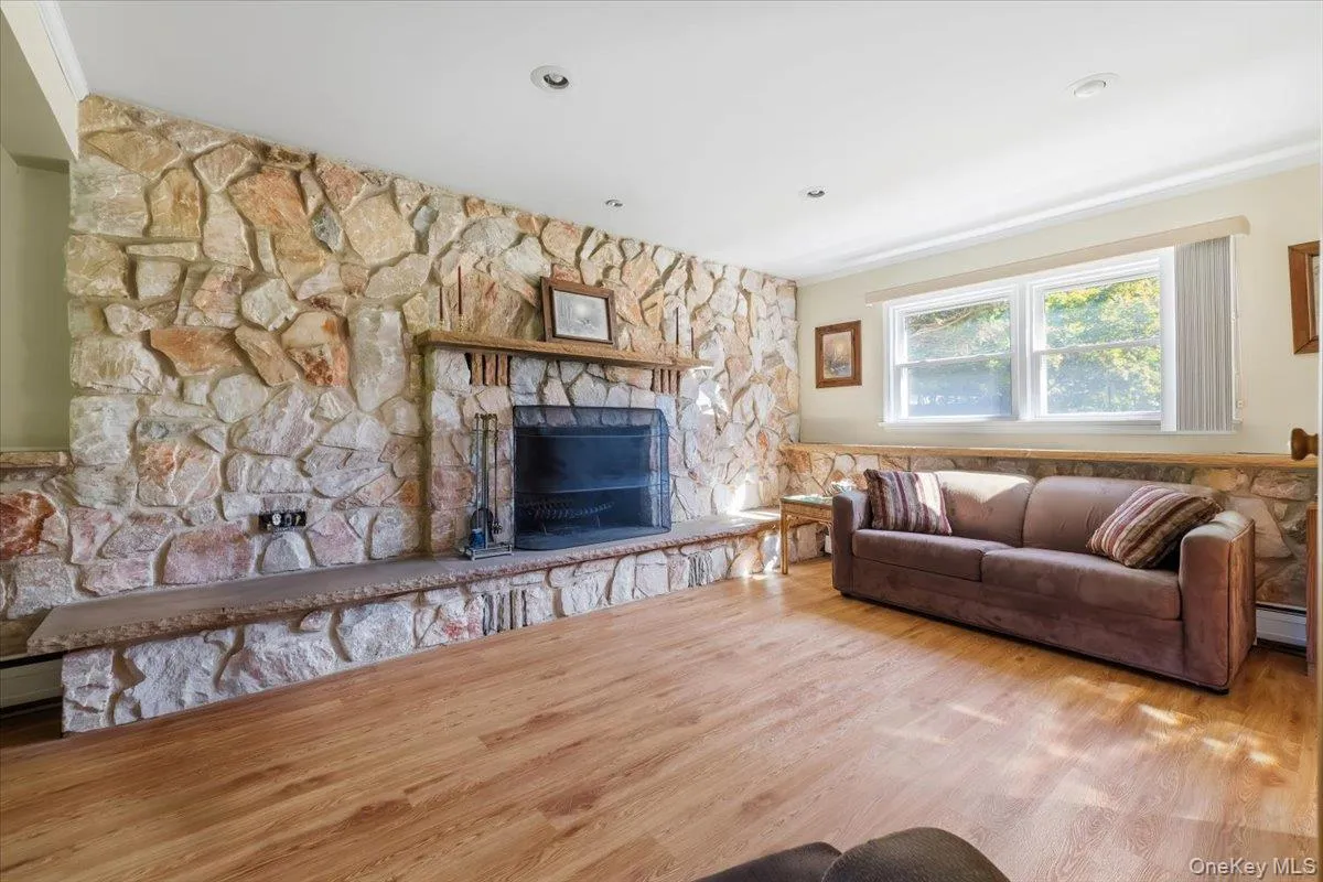 3 Young Court, Ramapo, NY, 3 Bedrooms Bedrooms, 8 Rooms Rooms,2 BathroomsBathrooms,Residential,For Rent,Young,0,1062501 3 Young Court, Ramapo, NY, 3 Bedrooms Bedrooms, 8 Rooms Rooms,2 BathroomsBathrooms,Residential,For Rent,Young,0,1062501