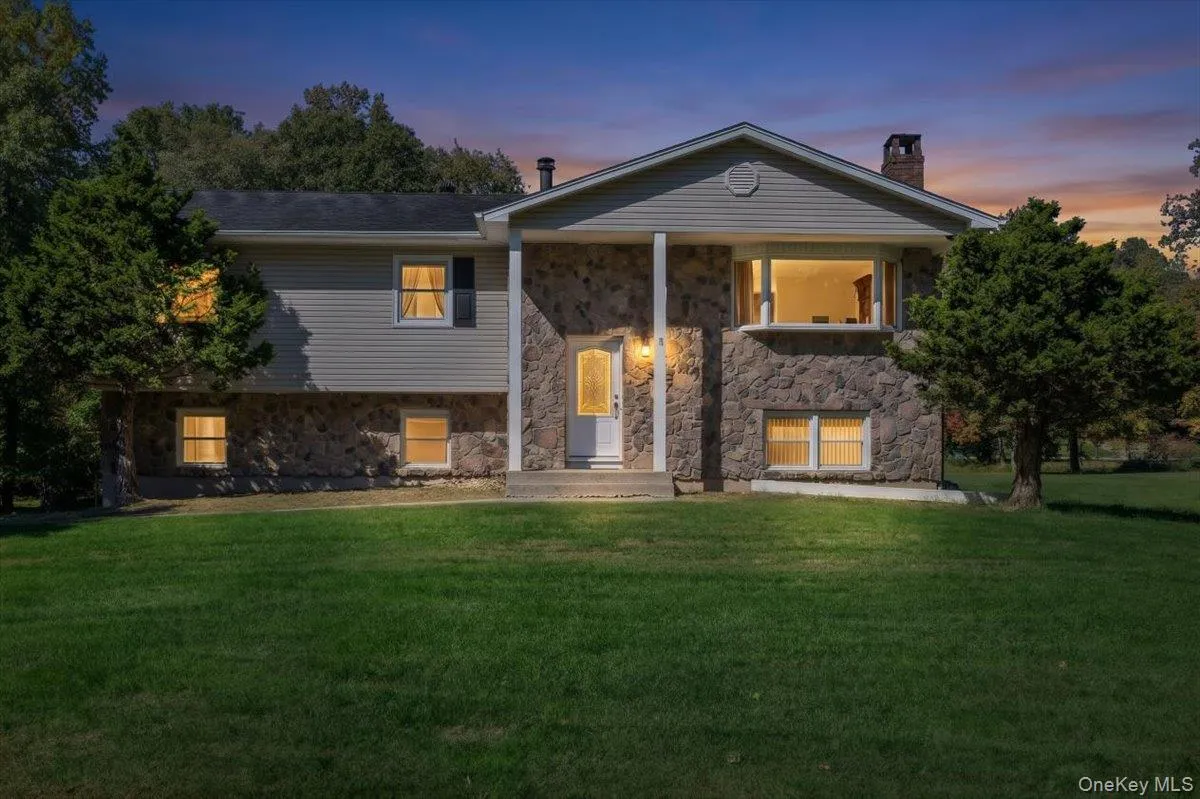 3 Young Court, Ramapo, NY, 3 Bedrooms Bedrooms, 8 Rooms Rooms,2 BathroomsBathrooms,Residential,For Rent,Young,0,1062501 3 Young Court, Ramapo, NY, 3 Bedrooms Bedrooms, 8 Rooms Rooms,2 BathroomsBathrooms,Residential,For Rent,Young,0,1062501