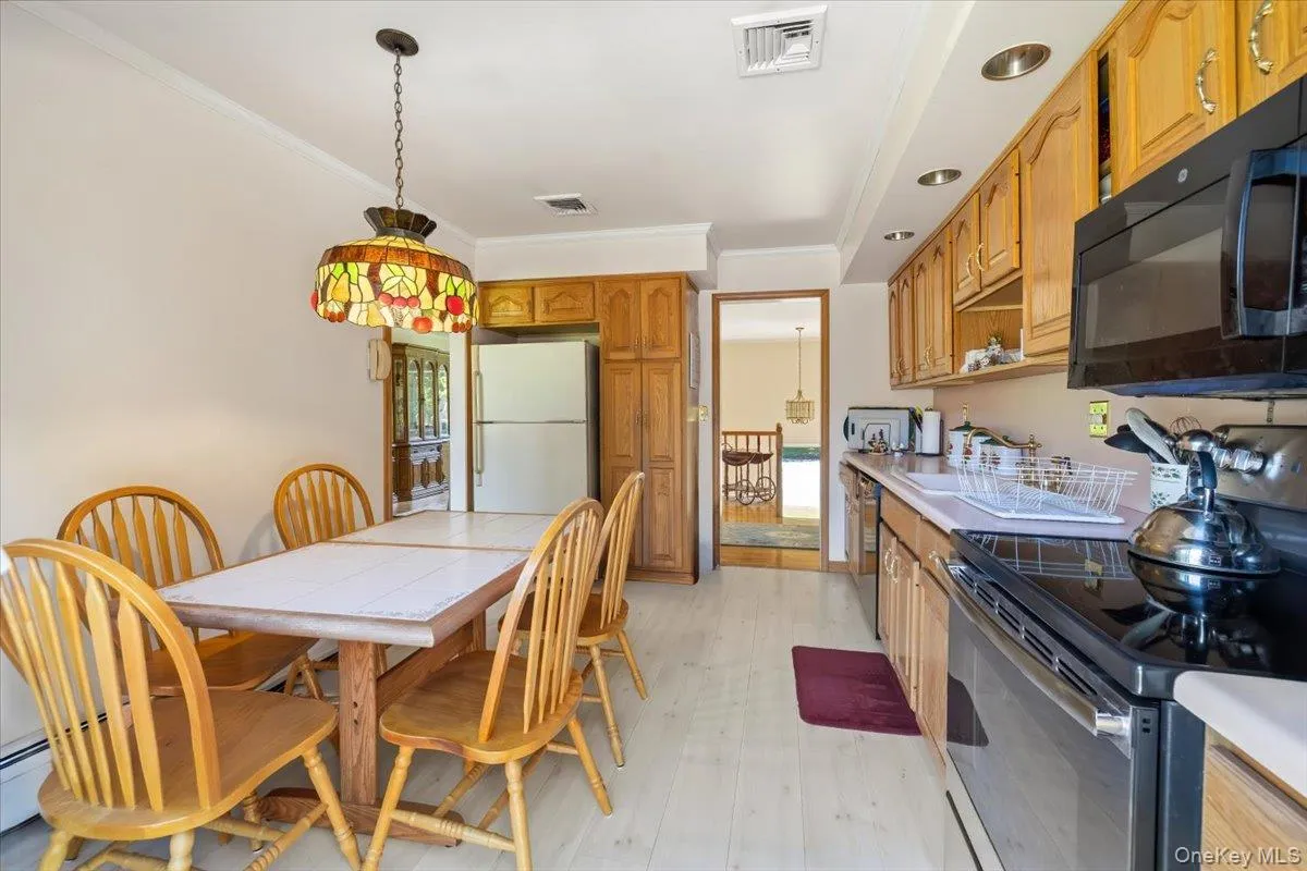 3 Young Court, Ramapo, NY, 3 Bedrooms Bedrooms, 8 Rooms Rooms,2 BathroomsBathrooms,Residential,For Rent,Young,0,1062501 3 Young Court, Ramapo, NY, 3 Bedrooms Bedrooms, 8 Rooms Rooms,2 BathroomsBathrooms,Residential,For Rent,Young,0,1062501