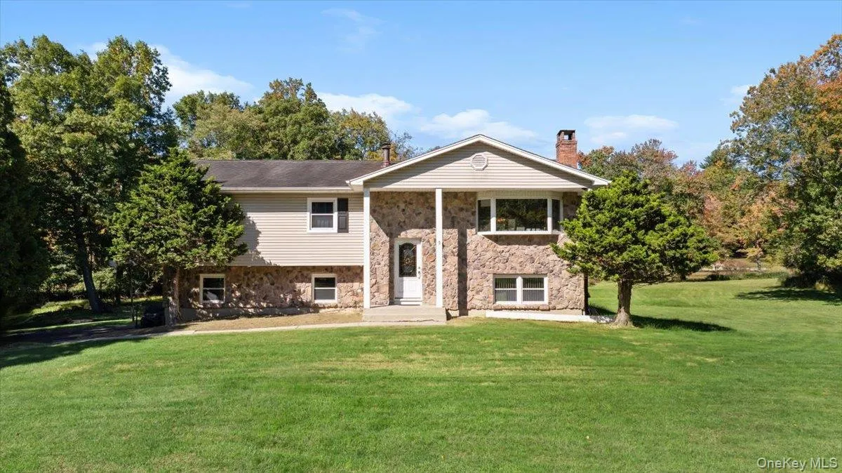 3 Young Court, Ramapo, NY, 3 Bedrooms Bedrooms, 8 Rooms Rooms,2 BathroomsBathrooms,Residential,For Rent,Young,0,1062501 3 Young Court, Ramapo, NY, 3 Bedrooms Bedrooms, 8 Rooms Rooms,2 BathroomsBathrooms,Residential,For Rent,Young,0,1062501