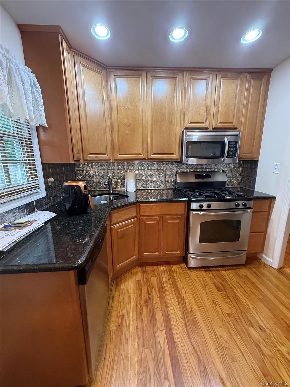 13 Gerald Avenue, Oyster Bay, NY, 4 Bedrooms Bedrooms, 6 Rooms Rooms,1 BathroomBathrooms,Residential Lease,For Rent,Gerald,0,1062521 13 Gerald Avenue, Oyster Bay, NY, 4 Bedrooms Bedrooms, 6 Rooms Rooms,1 BathroomBathrooms,Residential Lease,For Rent,Gerald,0,1062521