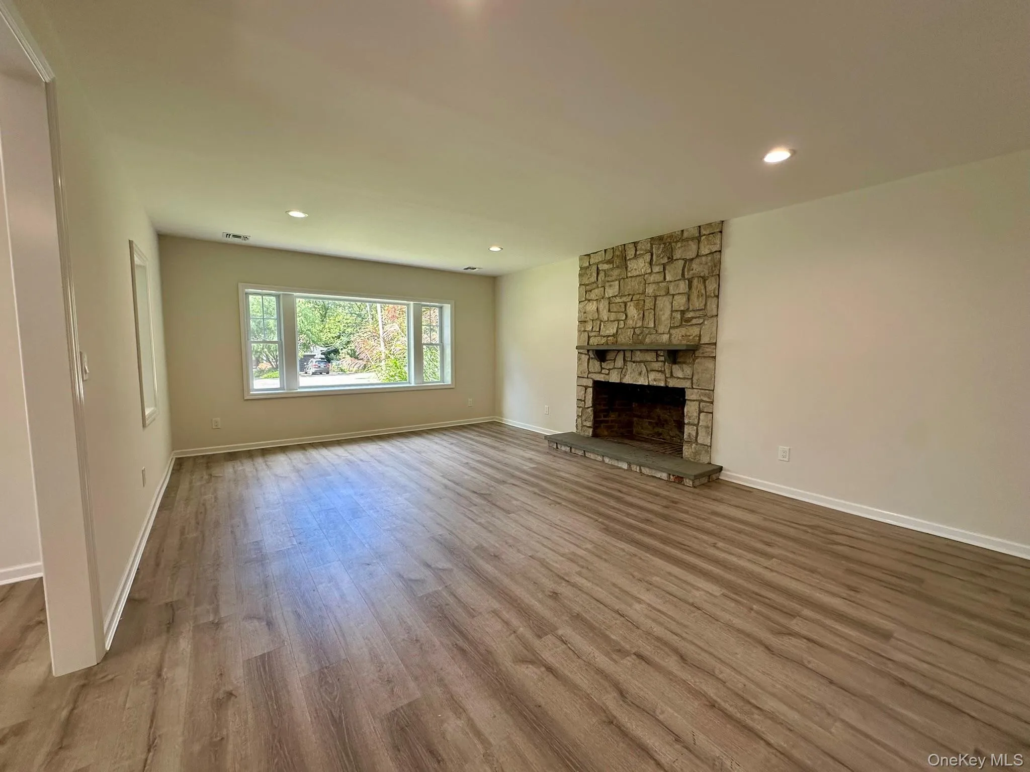 125 Main Street, Smithtown, NY, 4 Bedrooms Bedrooms, 9 Rooms Rooms,3 BathroomsBathrooms,Residential Lease,For Rent,Main,0,1062534 125 Main Street, Smithtown, NY, 4 Bedrooms Bedrooms, 9 Rooms Rooms,3 BathroomsBathrooms,Residential Lease,For Rent,Main,0,1062534