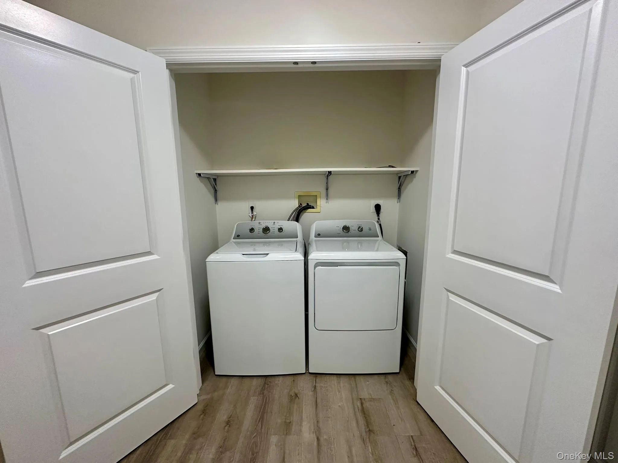 125 Main Street, Smithtown, NY, 4 Bedrooms Bedrooms, 9 Rooms Rooms,3 BathroomsBathrooms,Residential Lease,For Rent,Main,0,1062534 125 Main Street, Smithtown, NY, 4 Bedrooms Bedrooms, 9 Rooms Rooms,3 BathroomsBathrooms,Residential Lease,For Rent,Main,0,1062534