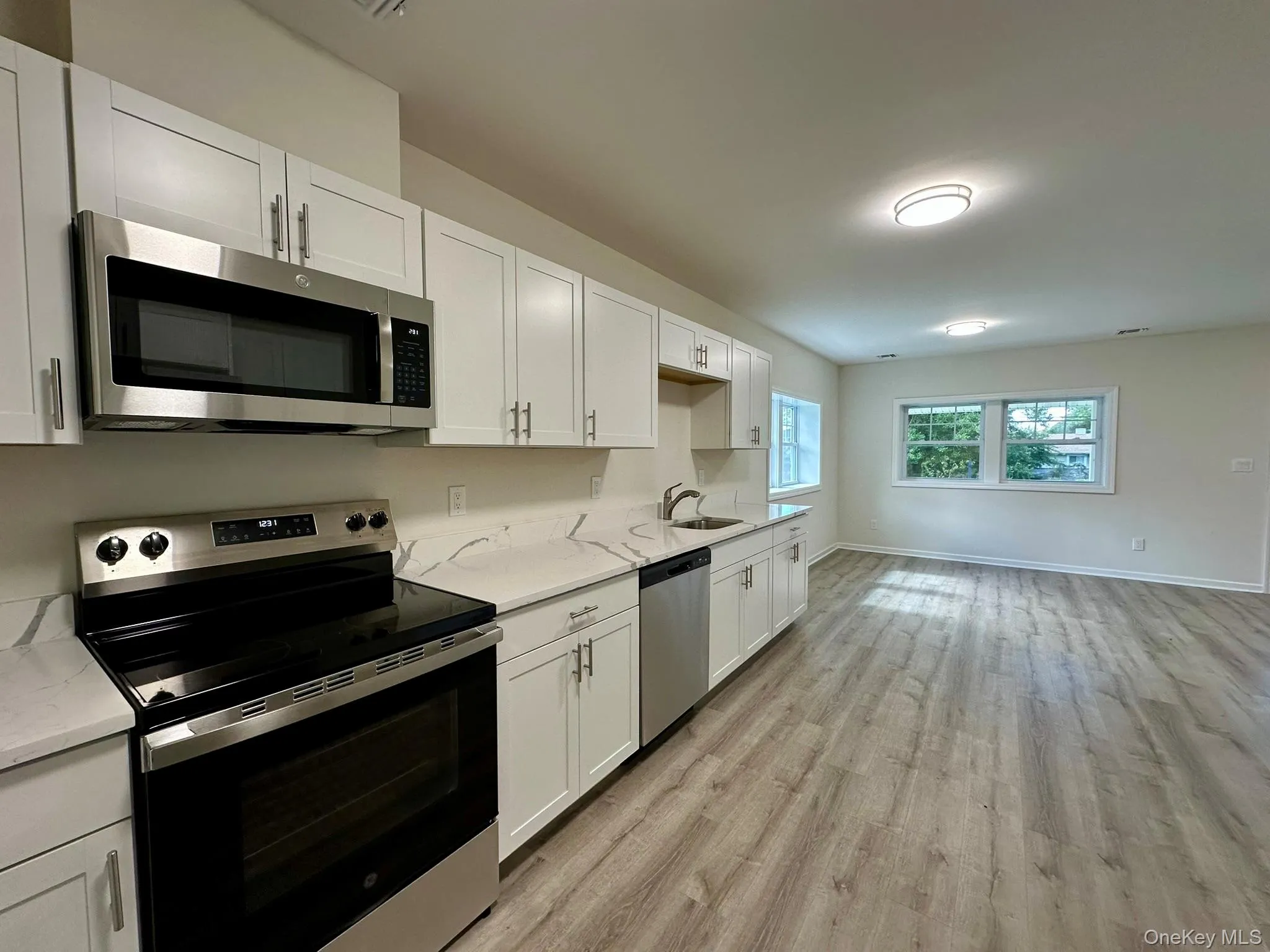 125 Main Street, Smithtown, NY, 4 Bedrooms Bedrooms, 9 Rooms Rooms,3 BathroomsBathrooms,Residential Lease,For Rent,Main,0,1062534 125 Main Street, Smithtown, NY, 4 Bedrooms Bedrooms, 9 Rooms Rooms,3 BathroomsBathrooms,Residential Lease,For Rent,Main,0,1062534
