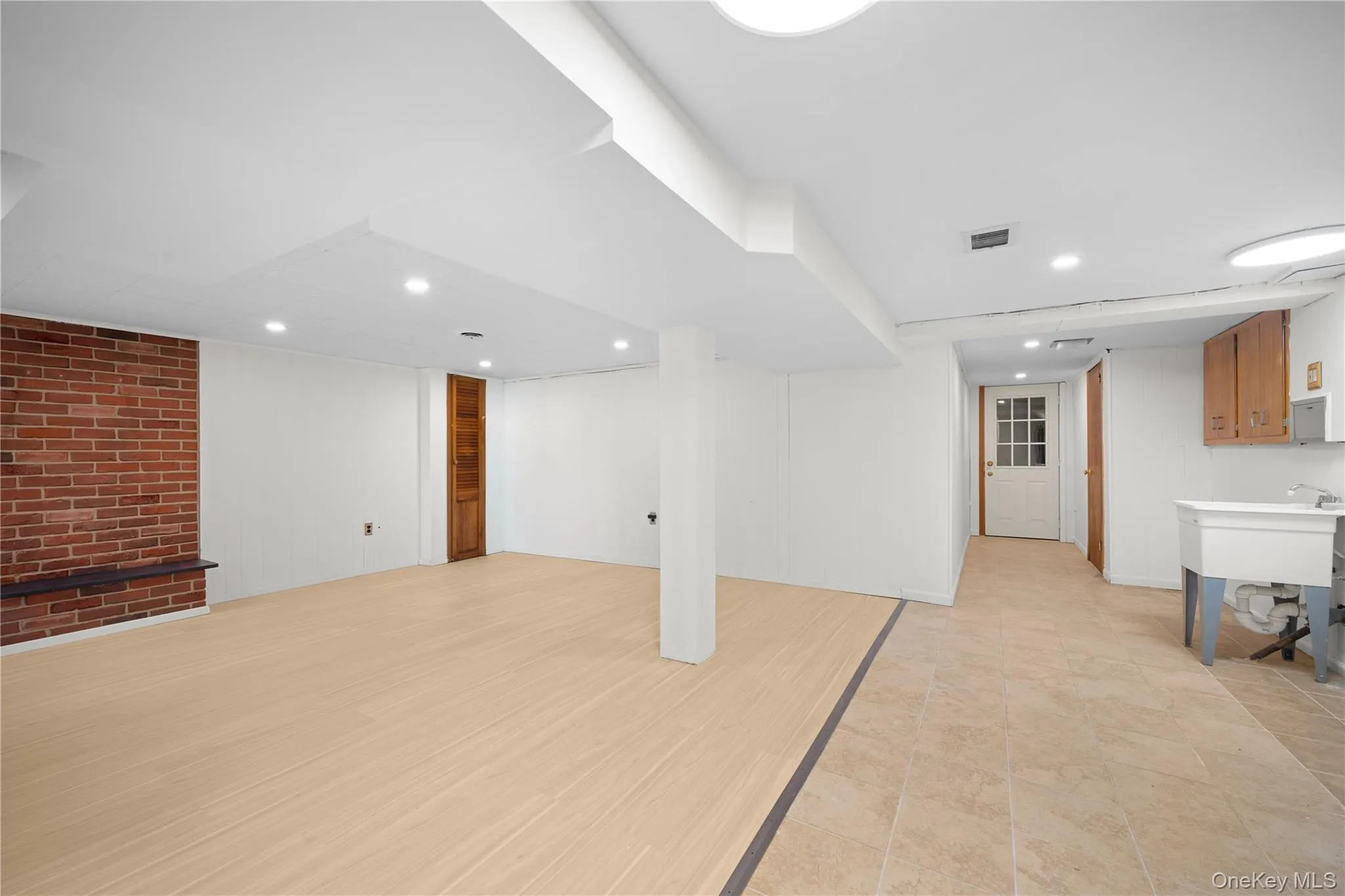 24420 73rd Avenue, New York, NY, 3 Bedrooms Bedrooms, 6 Rooms Rooms,3 BathroomsBathrooms,Residential,For Rent,73rd,0,1062541 24420 73rd Avenue, New York, NY, 3 Bedrooms Bedrooms, 6 Rooms Rooms,3 BathroomsBathrooms,Residential,For Rent,73rd,0,1062541