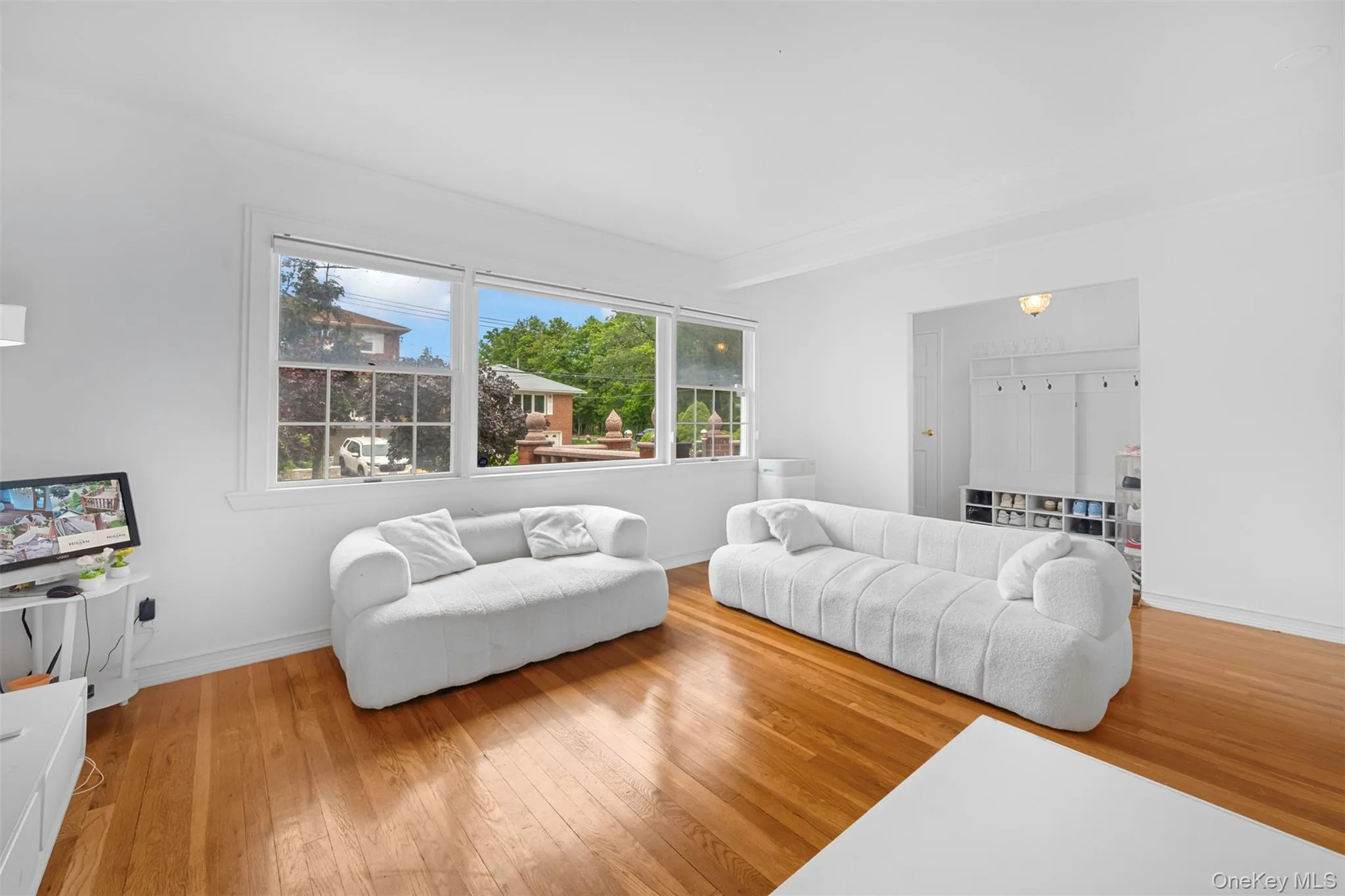 24420 73rd Avenue, New York, NY, 3 Bedrooms Bedrooms, 6 Rooms Rooms,3 BathroomsBathrooms,Residential,For Rent,73rd,0,1062541 24420 73rd Avenue, New York, NY, 3 Bedrooms Bedrooms, 6 Rooms Rooms,3 BathroomsBathrooms,Residential,For Rent,73rd,0,1062541