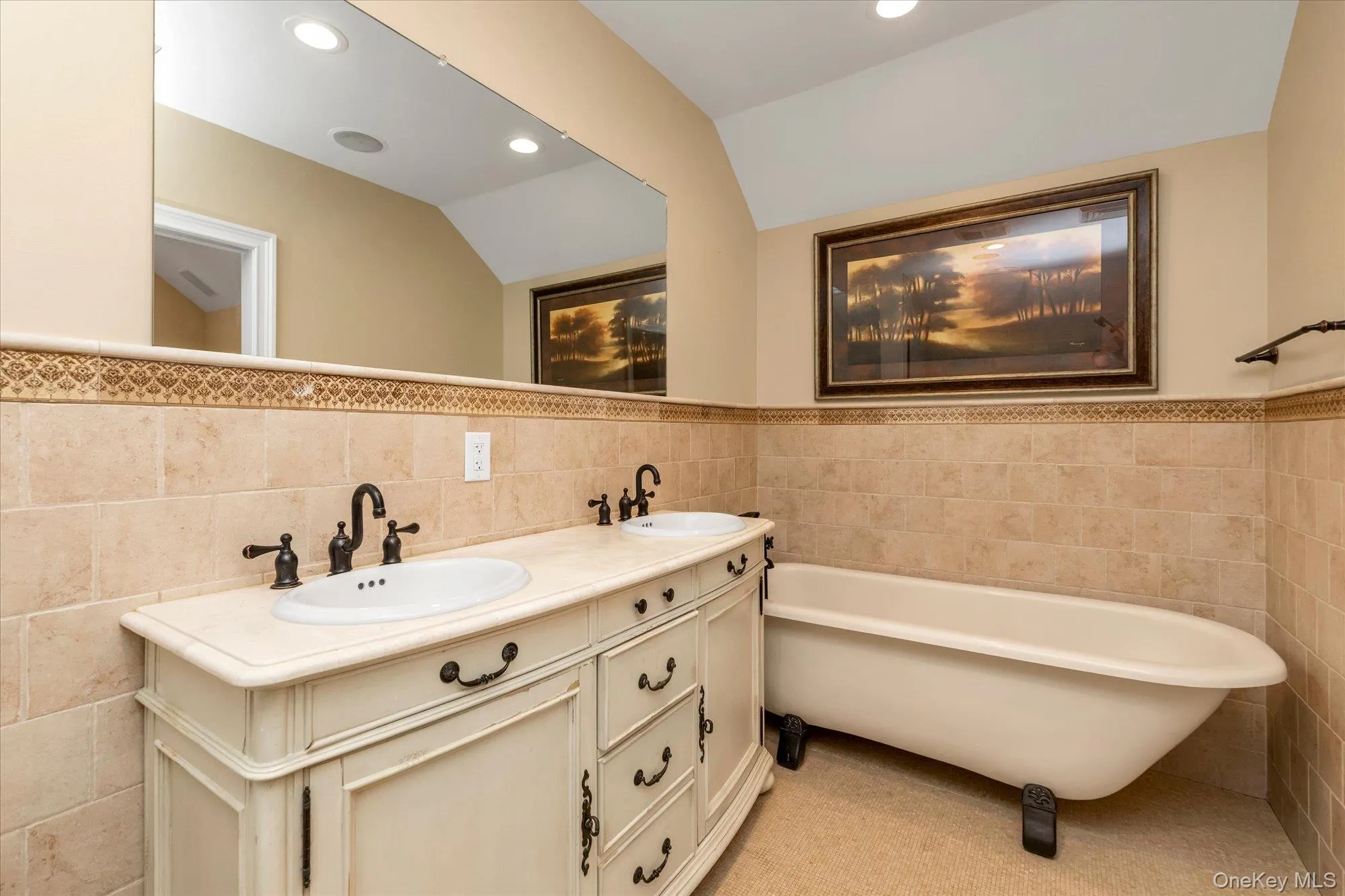 Double Sinks and Soaking Tub. Double Sinks and Soaking Tub.