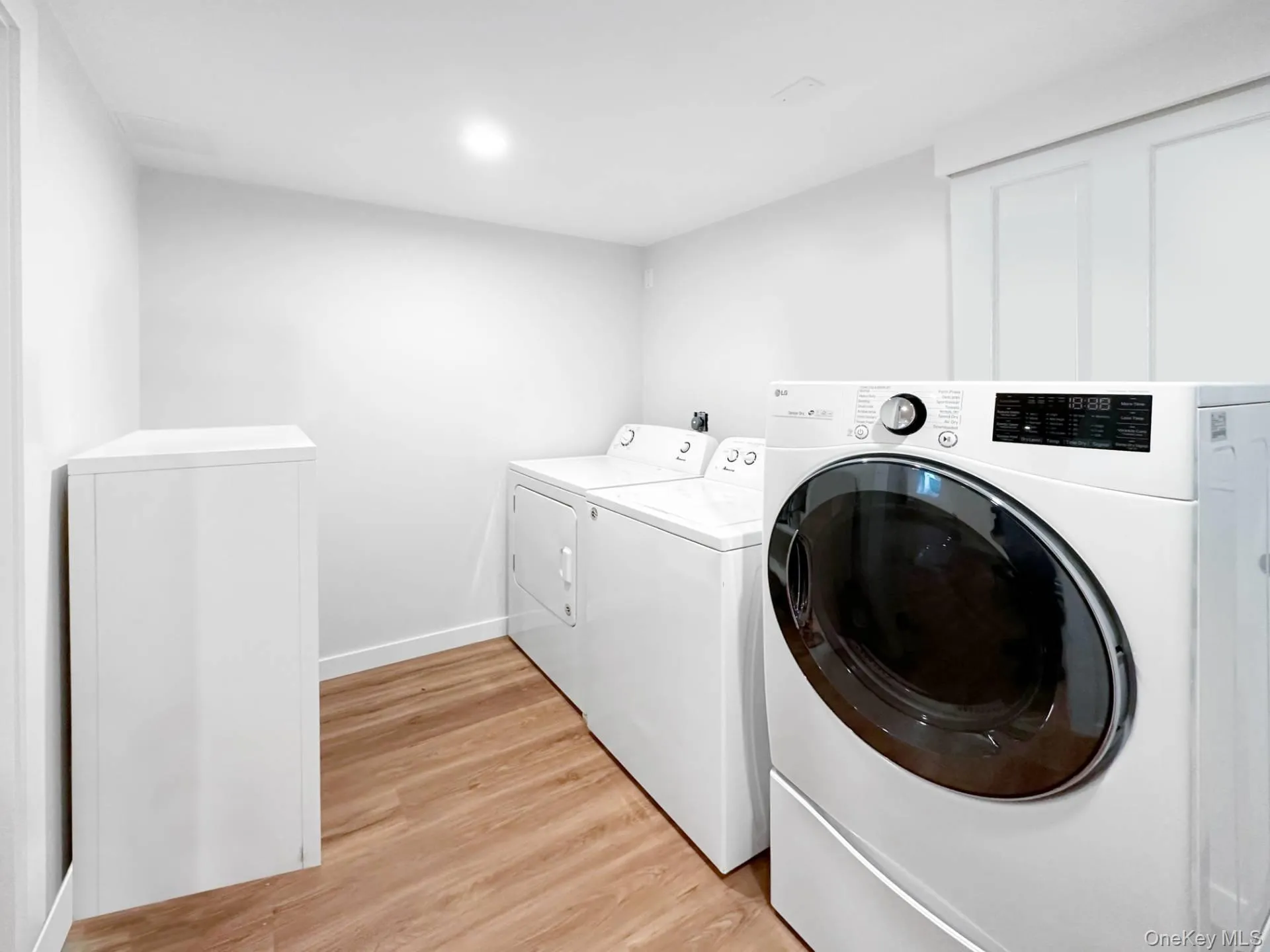 66 School Street, Southampton, NY, 3 Bedroom Bedrooms, 7 Room Rooms,3 BathroomBathrooms,Residential Lease,For Rent,School,0,1062546 66 School Street, Southampton, NY, 3 Bedroom Bedrooms, 7 Room Rooms,3 BathroomBathrooms,Residential Lease,For Rent,School,0,1062546