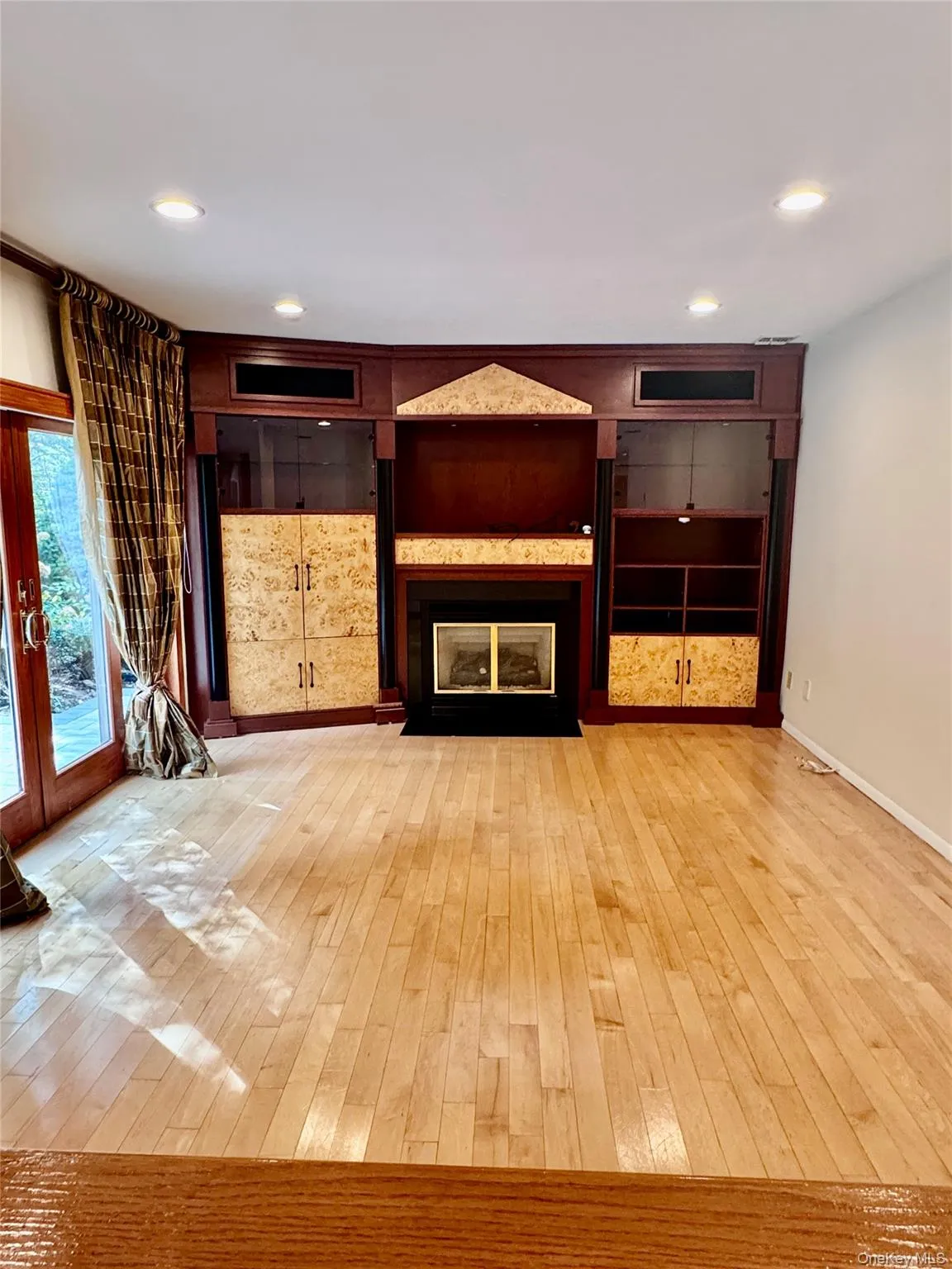 51 Fleetwood Road, Huntington, NY, 4 Bedrooms Bedrooms, 8 Rooms Rooms,2 BathroomsBathrooms,Residential,For Rent,Fleetwood,0,1062555 51 Fleetwood Road, Huntington, NY, 4 Bedrooms Bedrooms, 8 Rooms Rooms,2 BathroomsBathrooms,Residential,For Rent,Fleetwood,0,1062555