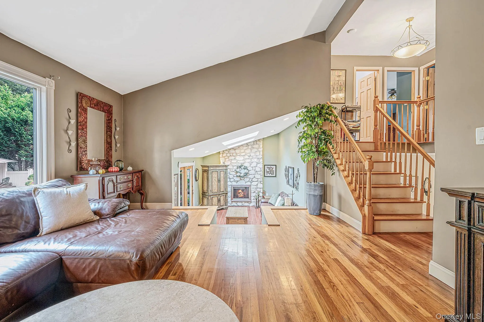17 Hill Lane, Smithtown, NY, 4 Bedrooms Bedrooms, 8 Rooms Rooms,2 BathroomsBathrooms,Residential,For Rent,Hill,0,1062559 17 Hill Lane, Smithtown, NY, 4 Bedrooms Bedrooms, 8 Rooms Rooms,2 BathroomsBathrooms,Residential,For Rent,Hill,0,1062559