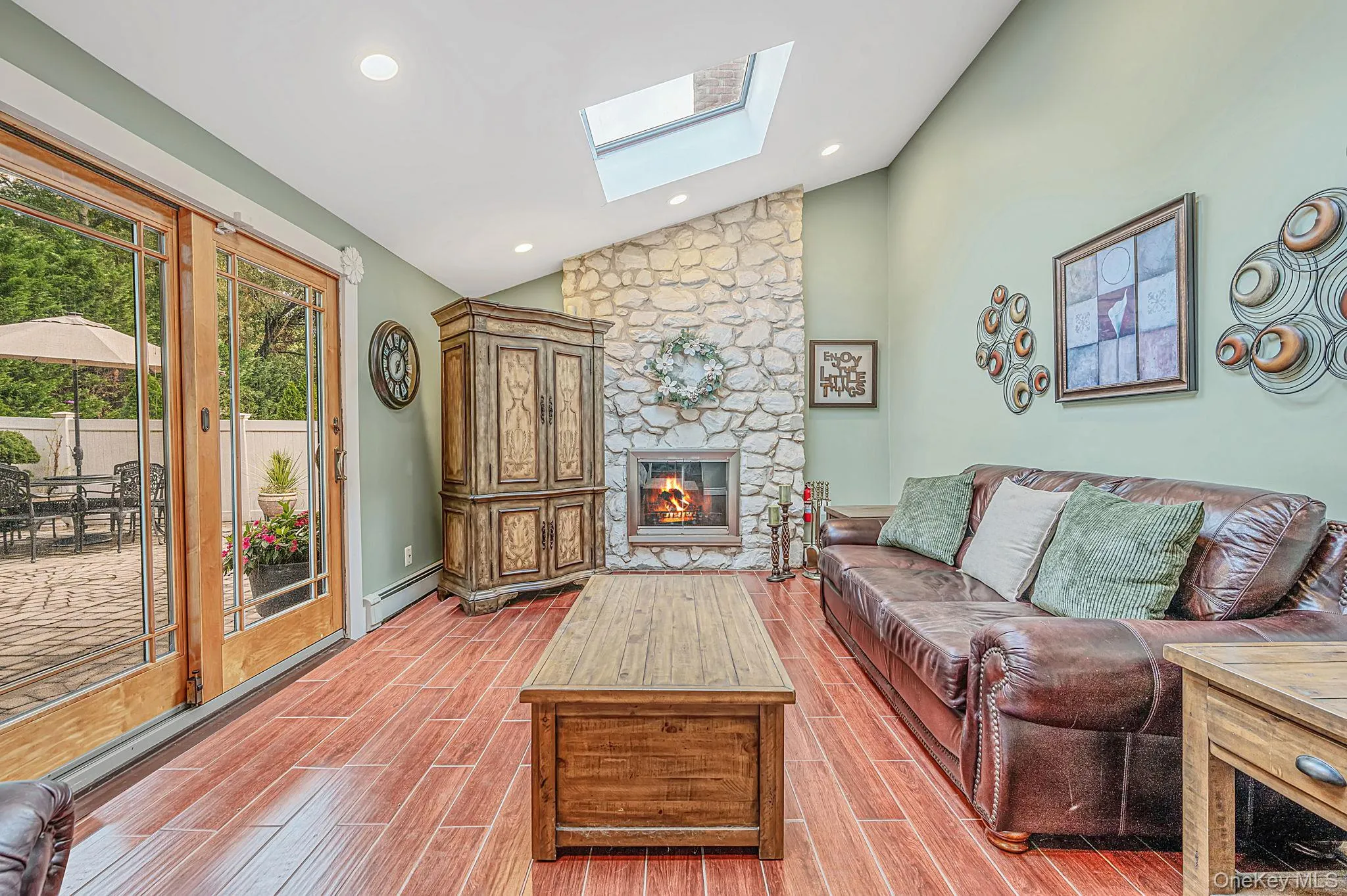 17 Hill Lane, Smithtown, NY, 4 Bedrooms Bedrooms, 8 Rooms Rooms,2 BathroomsBathrooms,Residential,For Rent,Hill,0,1062559 17 Hill Lane, Smithtown, NY, 4 Bedrooms Bedrooms, 8 Rooms Rooms,2 BathroomsBathrooms,Residential,For Rent,Hill,0,1062559