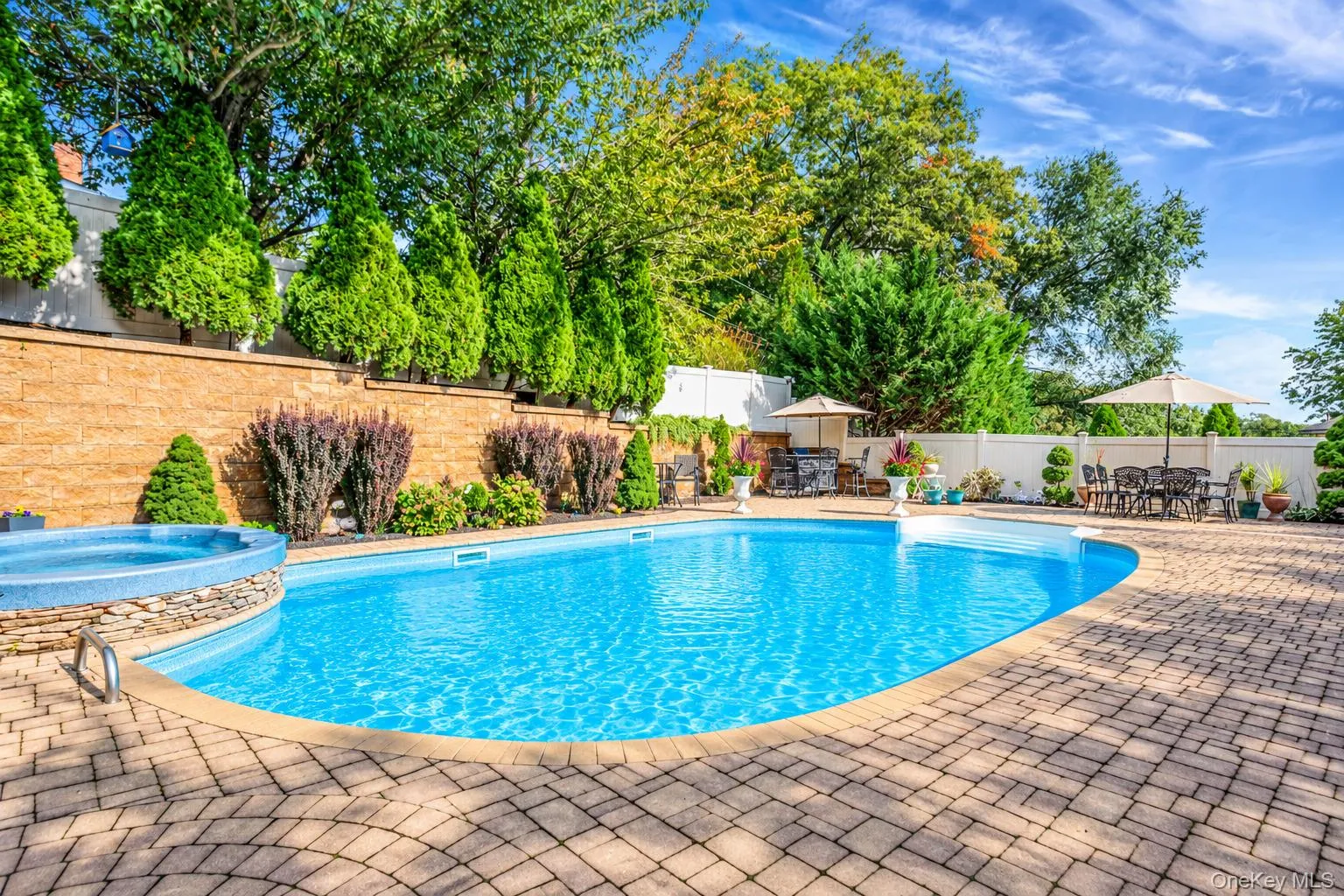 17 Hill Lane, Smithtown, NY, 4 Bedrooms Bedrooms, 8 Rooms Rooms,2 BathroomsBathrooms,Residential,For Rent,Hill,0,1062559 17 Hill Lane, Smithtown, NY, 4 Bedrooms Bedrooms, 8 Rooms Rooms,2 BathroomsBathrooms,Residential,For Rent,Hill,0,1062559
