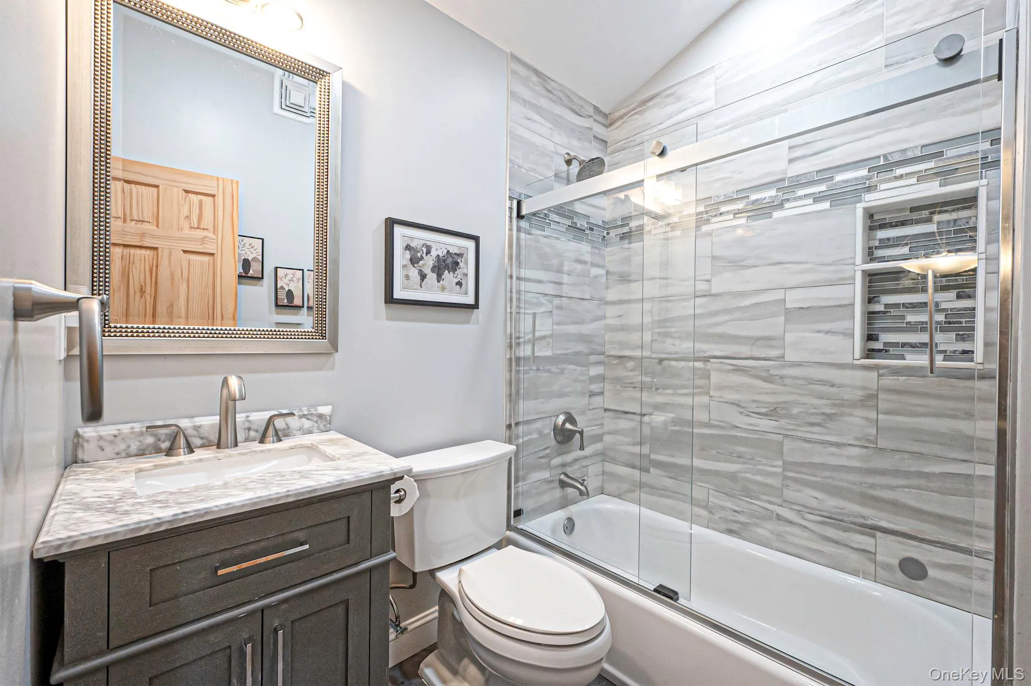 17 Hill Lane, Smithtown, NY, 4 Bedrooms Bedrooms, 8 Rooms Rooms,2 BathroomsBathrooms,Residential,For Rent,Hill,0,1062559 17 Hill Lane, Smithtown, NY, 4 Bedrooms Bedrooms, 8 Rooms Rooms,2 BathroomsBathrooms,Residential,For Rent,Hill,0,1062559