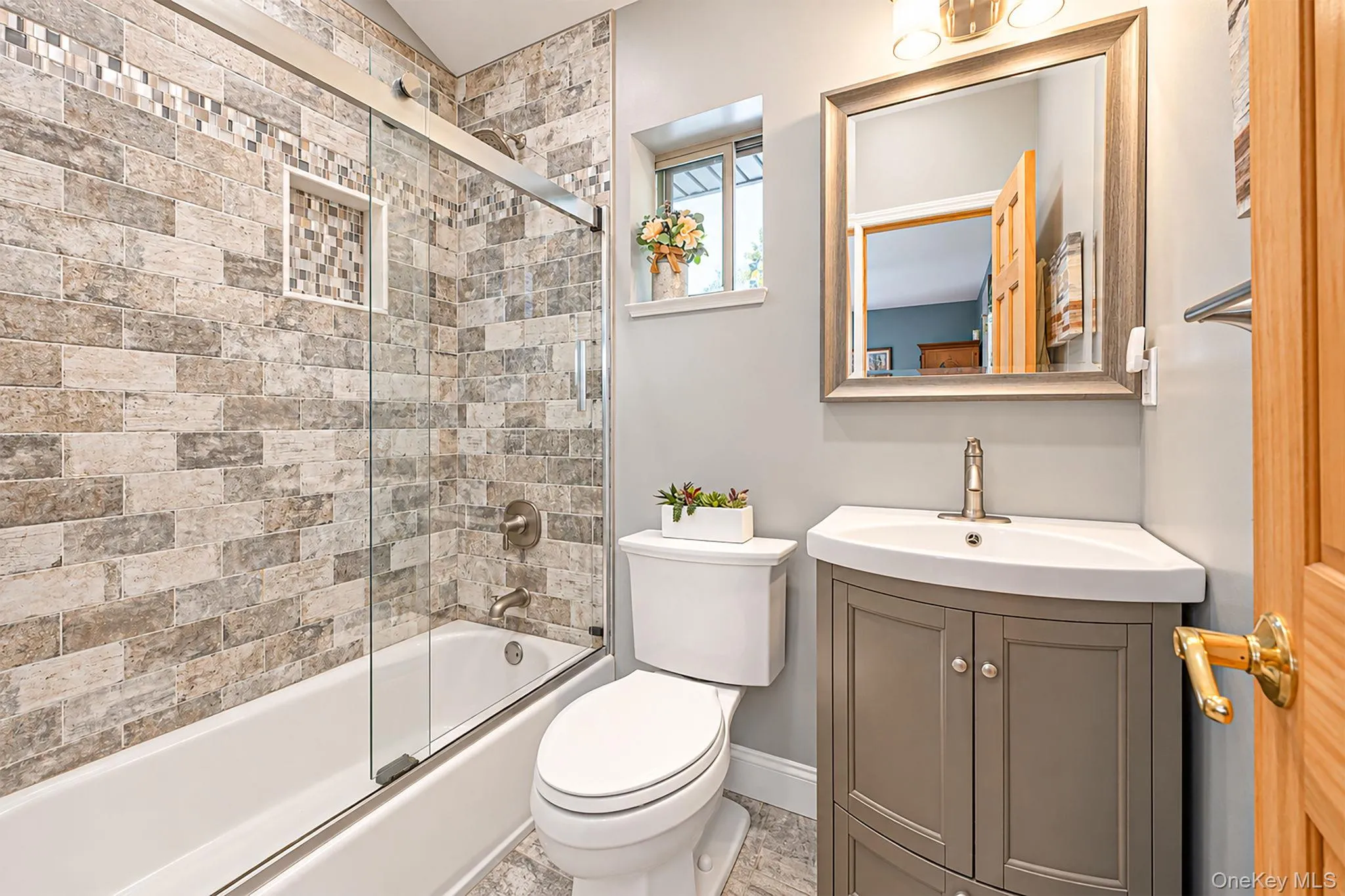 17 Hill Lane, Smithtown, NY, 4 Bedrooms Bedrooms, 8 Rooms Rooms,2 BathroomsBathrooms,Residential,For Rent,Hill,0,1062559 17 Hill Lane, Smithtown, NY, 4 Bedrooms Bedrooms, 8 Rooms Rooms,2 BathroomsBathrooms,Residential,For Rent,Hill,0,1062559