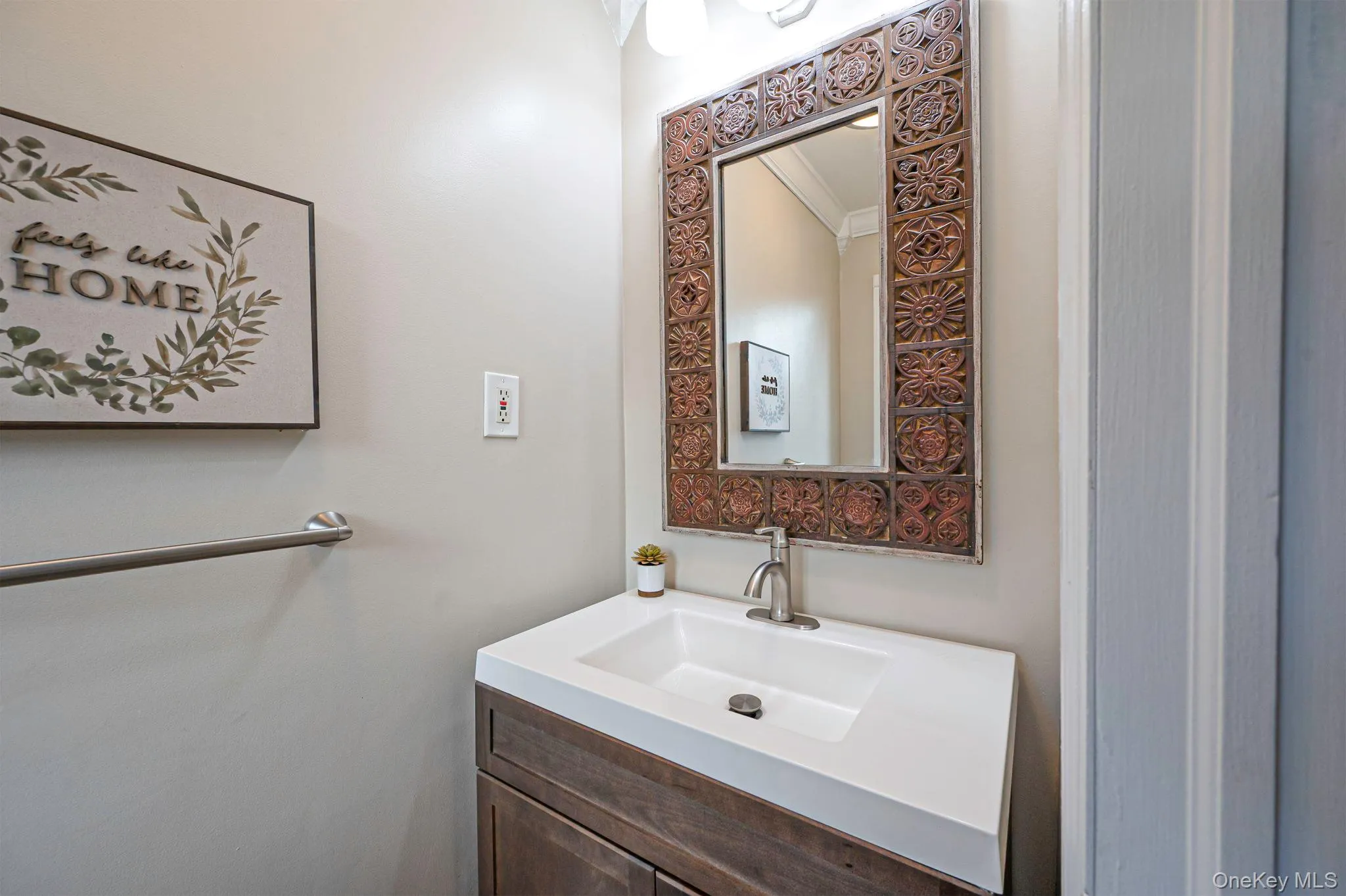 17 Hill Lane, Smithtown, NY, 4 Bedrooms Bedrooms, 8 Rooms Rooms,2 BathroomsBathrooms,Residential,For Rent,Hill,0,1062559 17 Hill Lane, Smithtown, NY, 4 Bedrooms Bedrooms, 8 Rooms Rooms,2 BathroomsBathrooms,Residential,For Rent,Hill,0,1062559
