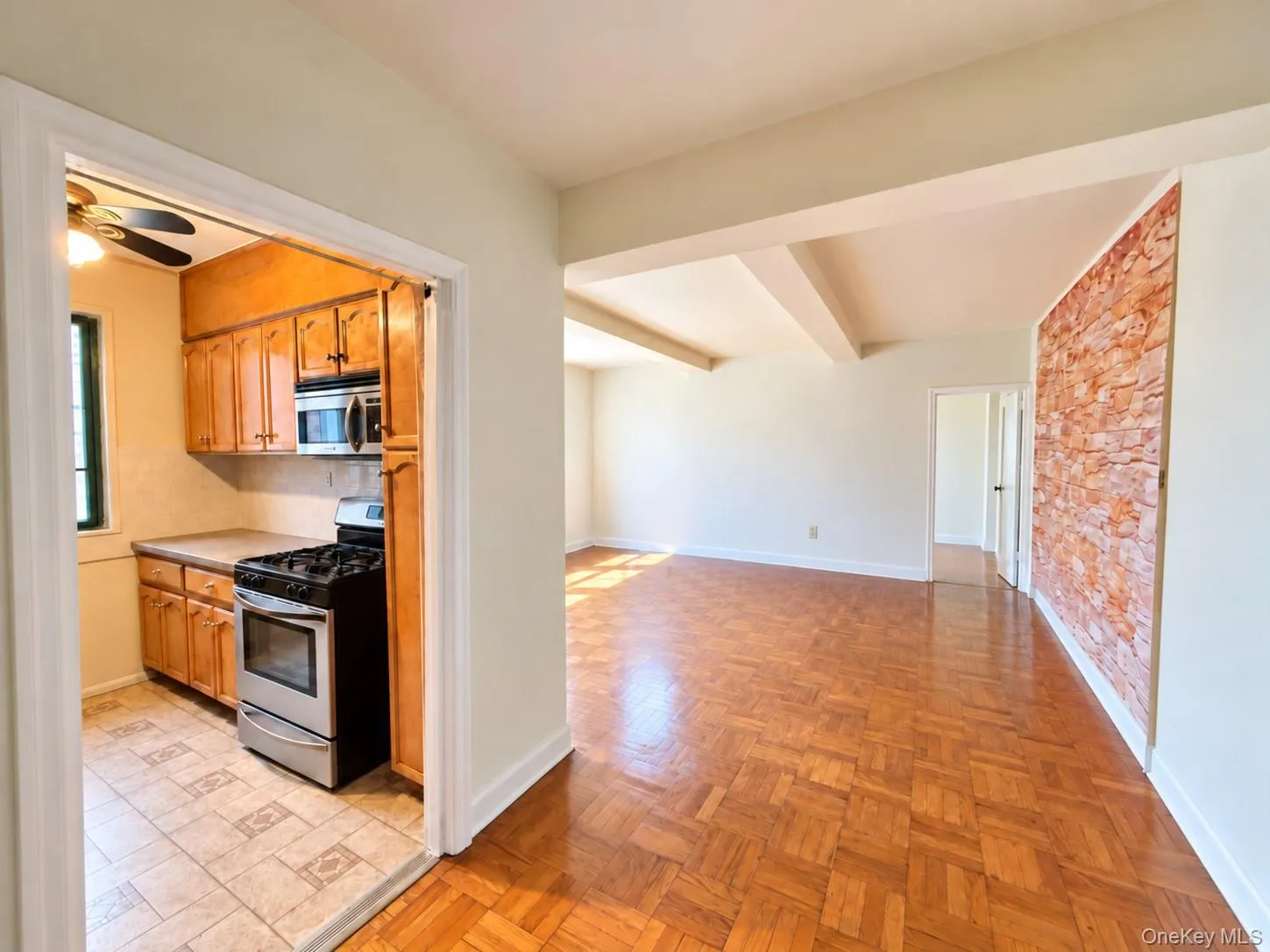 99 Metropolitan Oval, New York, NY, 1 Bedroom Bedrooms, 3 Rooms Rooms,1 BathroomBathrooms,Residential,For Rent,Metropolitan,0,1062568 99 Metropolitan Oval, New York, NY, 1 Bedroom Bedrooms, 3 Rooms Rooms,1 BathroomBathrooms,Residential,For Rent,Metropolitan,0,1062568