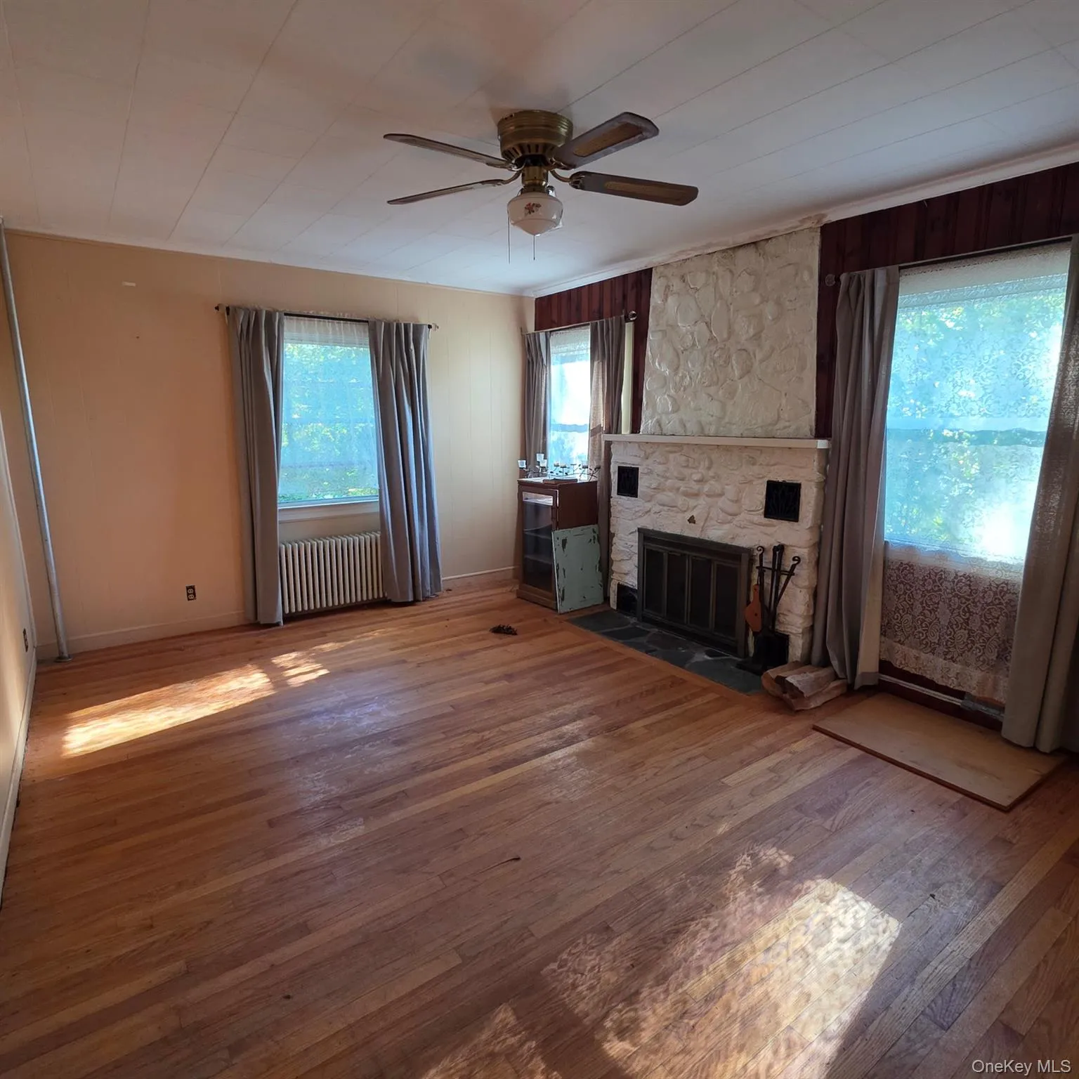 9 Friendship Drive, Brookhaven, NY, 3 Bedrooms Bedrooms, 5 Rooms Rooms,1 BathroomBathrooms,Residential,For Rent,Friendship,0,1062577 9 Friendship Drive, Brookhaven, NY, 3 Bedrooms Bedrooms, 5 Rooms Rooms,1 BathroomBathrooms,Residential,For Rent,Friendship,0,1062577