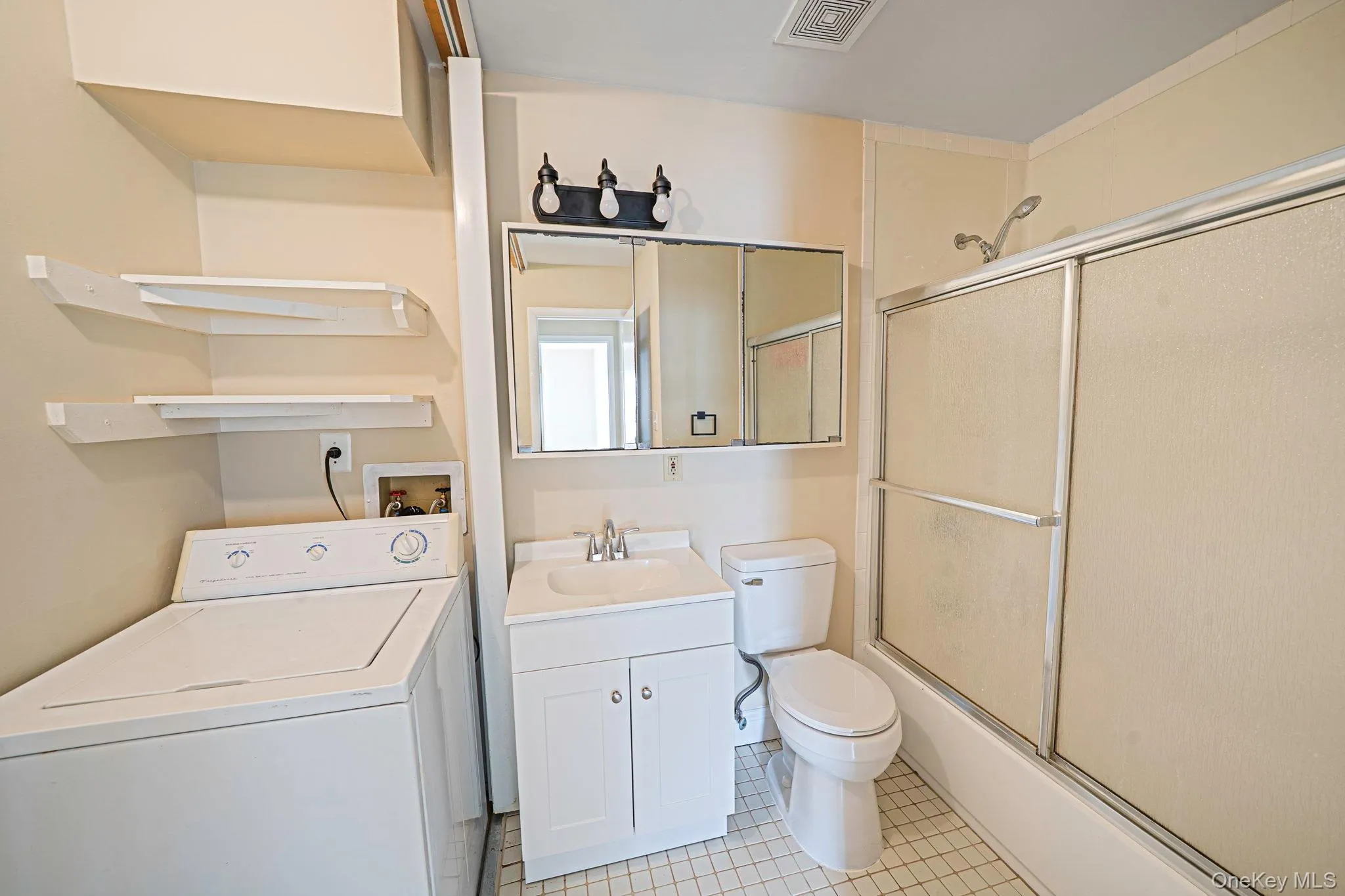 173 Fairview Circle, Brookhaven, NY, 2 Bedrooms Bedrooms, 4 Rooms Rooms,1 BathroomBathrooms,Residential,For Rent,Fairview,0,1062578 173 Fairview Circle, Brookhaven, NY, 2 Bedrooms Bedrooms, 4 Rooms Rooms,1 BathroomBathrooms,Residential,For Rent,Fairview,0,1062578