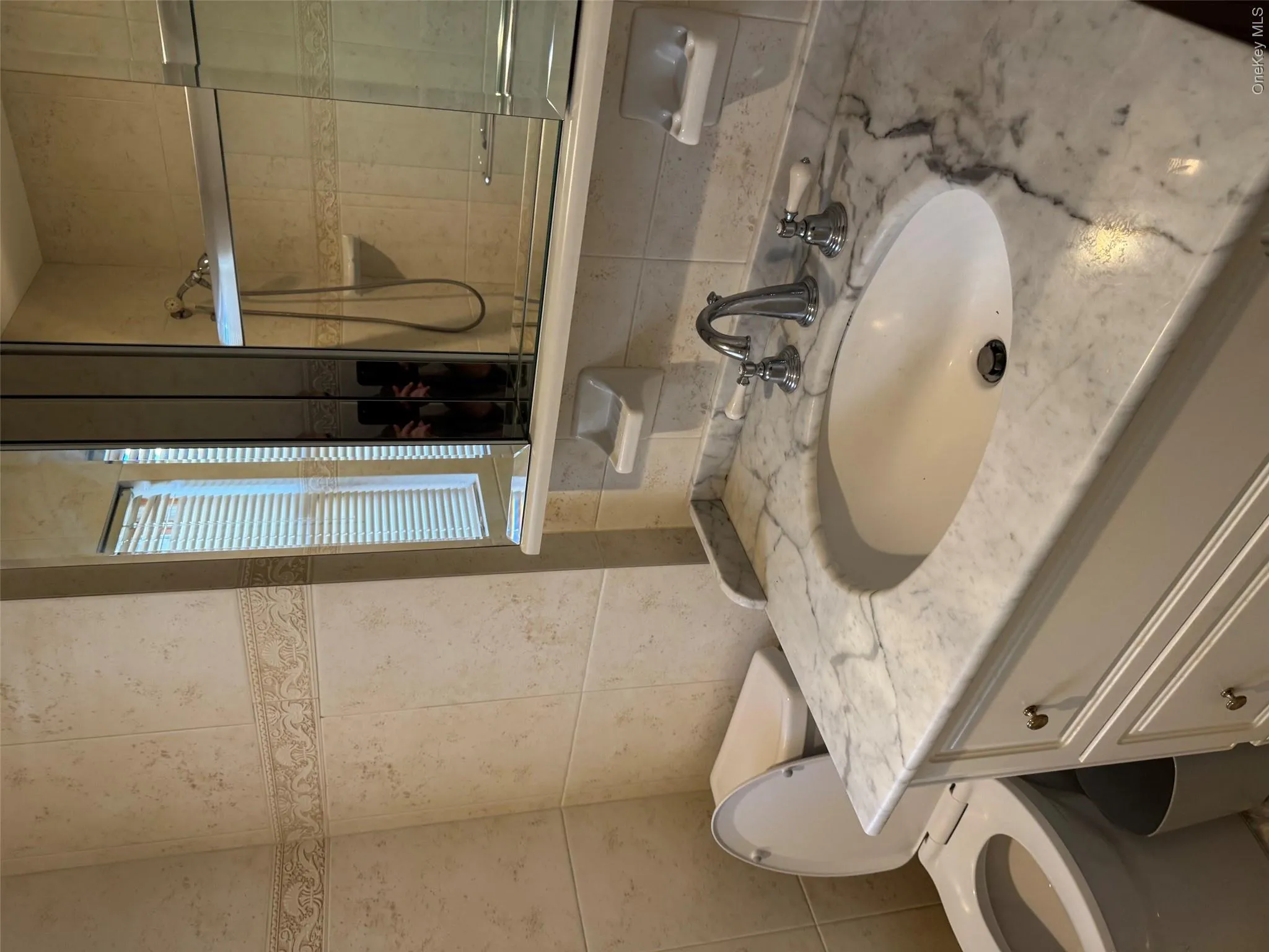 102 Hillside Park Drive, North Hempstead, NY, 3 Bedroom Bedrooms, 7 Room Rooms,2 BathroomBathrooms,Residential Lease,For Rent,Hillside Park,0,1062582 102 Hillside Park Drive, North Hempstead, NY, 3 Bedroom Bedrooms, 7 Room Rooms,2 BathroomBathrooms,Residential Lease,For Rent,Hillside Park,0,1062582