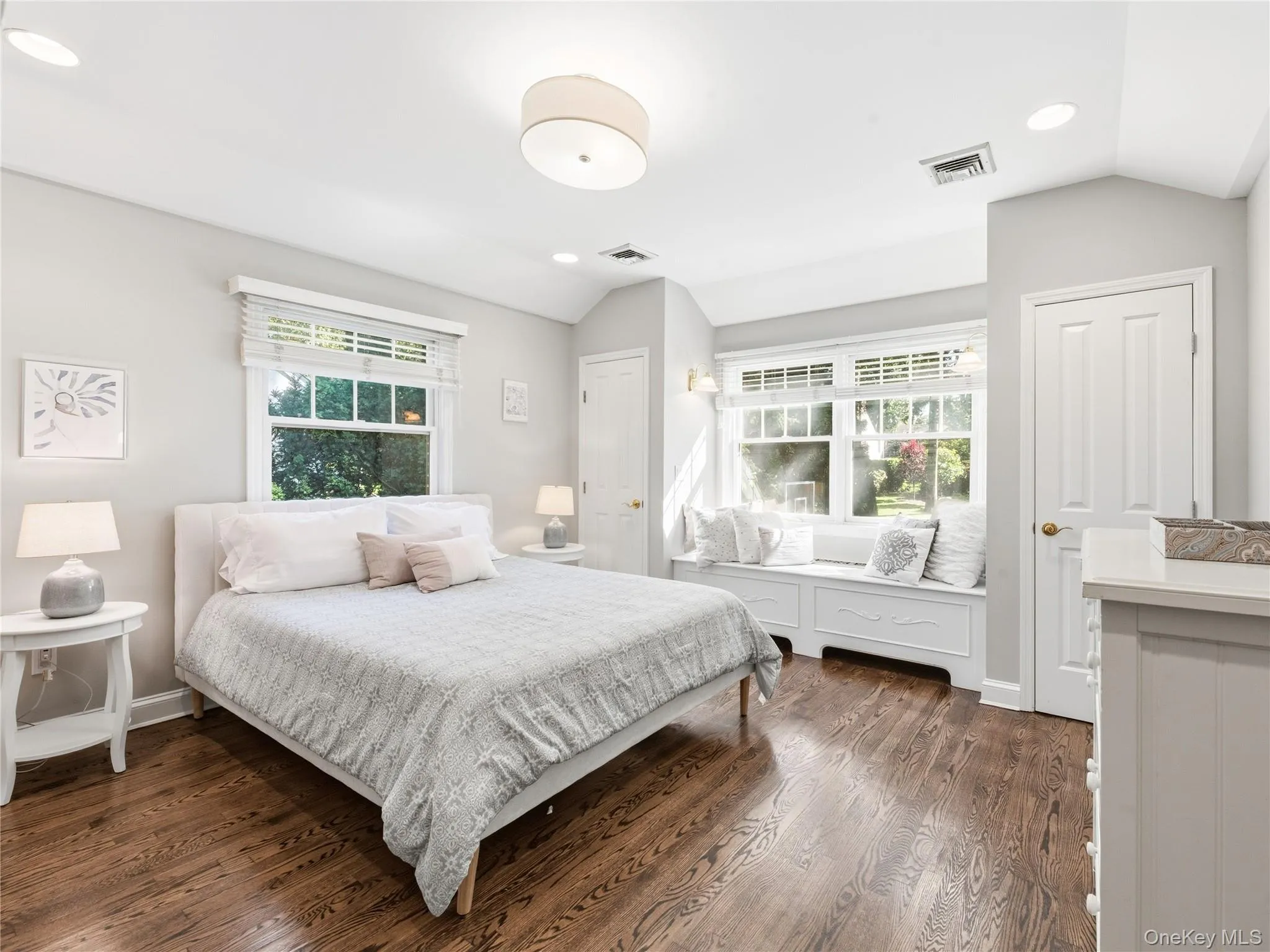 95 Dartmouth Road, North Hempstead, NY, 5 Bedrooms Bedrooms, 9 Rooms Rooms,3 BathroomsBathrooms,Residential,For Rent,Dartmouth,0,1062593 95 Dartmouth Road, North Hempstead, NY, 5 Bedrooms Bedrooms, 9 Rooms Rooms,3 BathroomsBathrooms,Residential,For Rent,Dartmouth,0,1062593