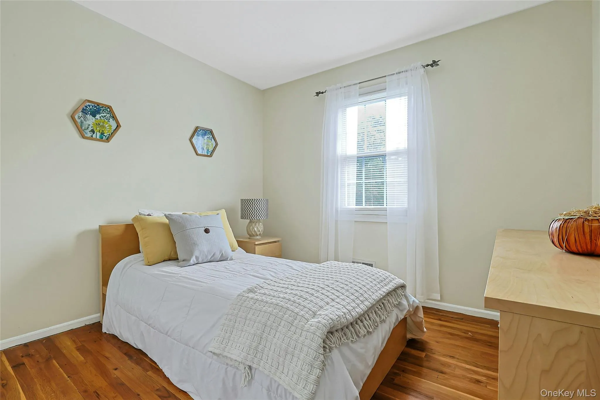40 Lake Nanuet Drive, Clarkstown, NY, 4 Bedrooms Bedrooms, 9 Rooms Rooms,2 BathroomsBathrooms,Residential,For Rent,Lake Nanuet,0,1062597 40 Lake Nanuet Drive, Clarkstown, NY, 4 Bedrooms Bedrooms, 9 Rooms Rooms,2 BathroomsBathrooms,Residential,For Rent,Lake Nanuet,0,1062597