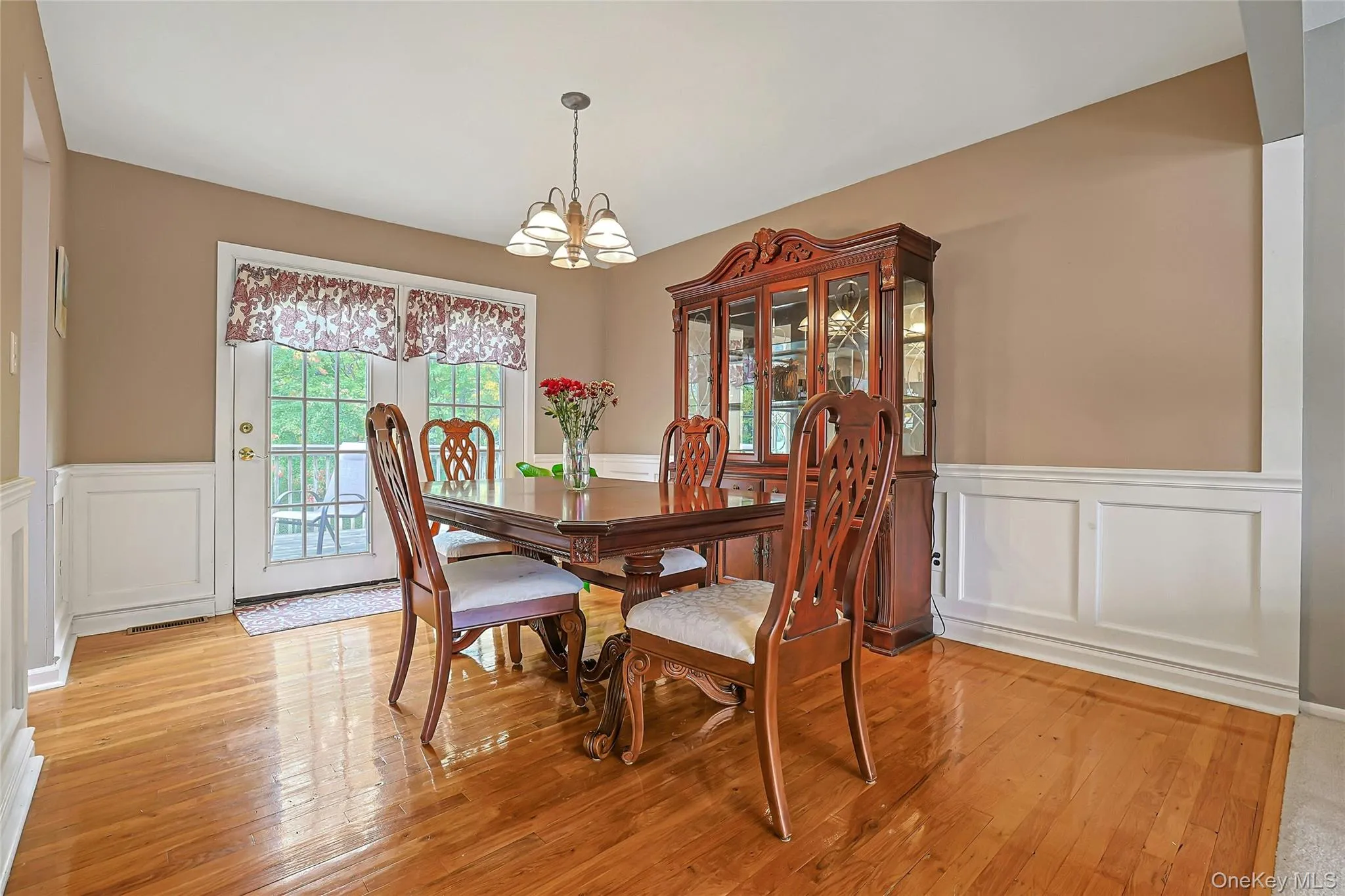 40 Lake Nanuet Drive, Clarkstown, NY, 4 Bedrooms Bedrooms, 9 Rooms Rooms,2 BathroomsBathrooms,Residential,For Rent,Lake Nanuet,0,1062597 40 Lake Nanuet Drive, Clarkstown, NY, 4 Bedrooms Bedrooms, 9 Rooms Rooms,2 BathroomsBathrooms,Residential,For Rent,Lake Nanuet,0,1062597