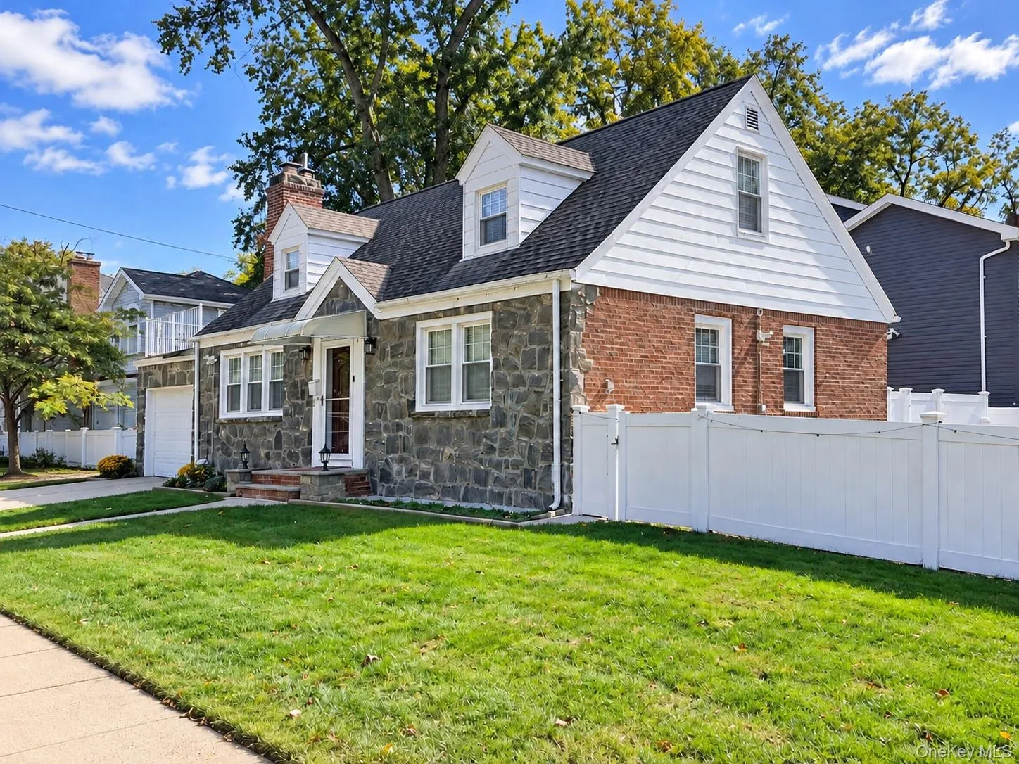 2 Oak Drive, North Hempstead, NY, 4 Bedrooms Bedrooms, 6 Rooms Rooms,2 BathroomsBathrooms,Residential,For Rent,Oak,0,1062603 2 Oak Drive, North Hempstead, NY, 4 Bedrooms Bedrooms, 6 Rooms Rooms,2 BathroomsBathrooms,Residential,For Rent,Oak,0,1062603
