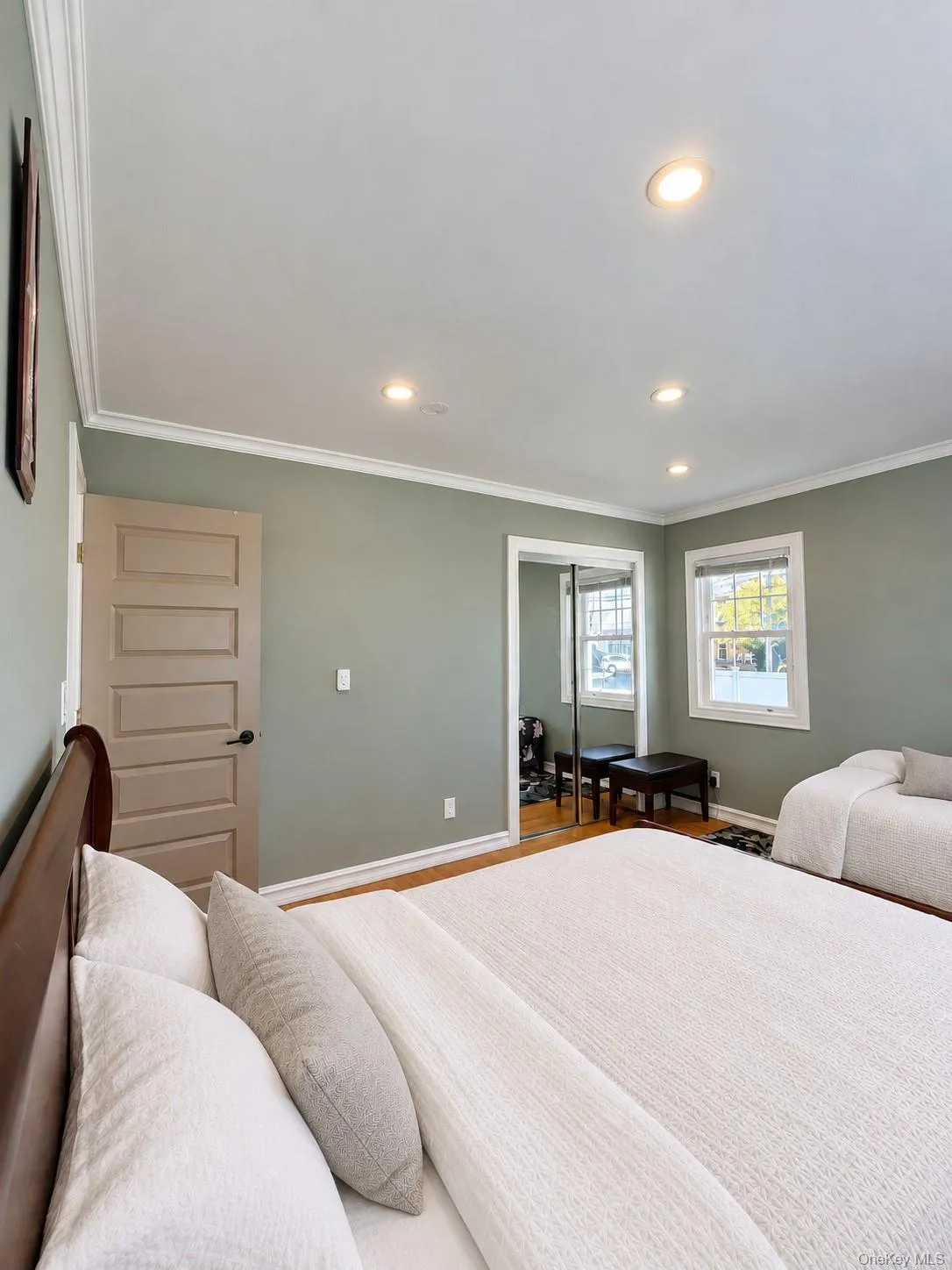 2 Oak Drive, North Hempstead, NY, 4 Bedrooms Bedrooms, 6 Rooms Rooms,2 BathroomsBathrooms,Residential,For Rent,Oak,0,1062603 2 Oak Drive, North Hempstead, NY, 4 Bedrooms Bedrooms, 6 Rooms Rooms,2 BathroomsBathrooms,Residential,For Rent,Oak,0,1062603